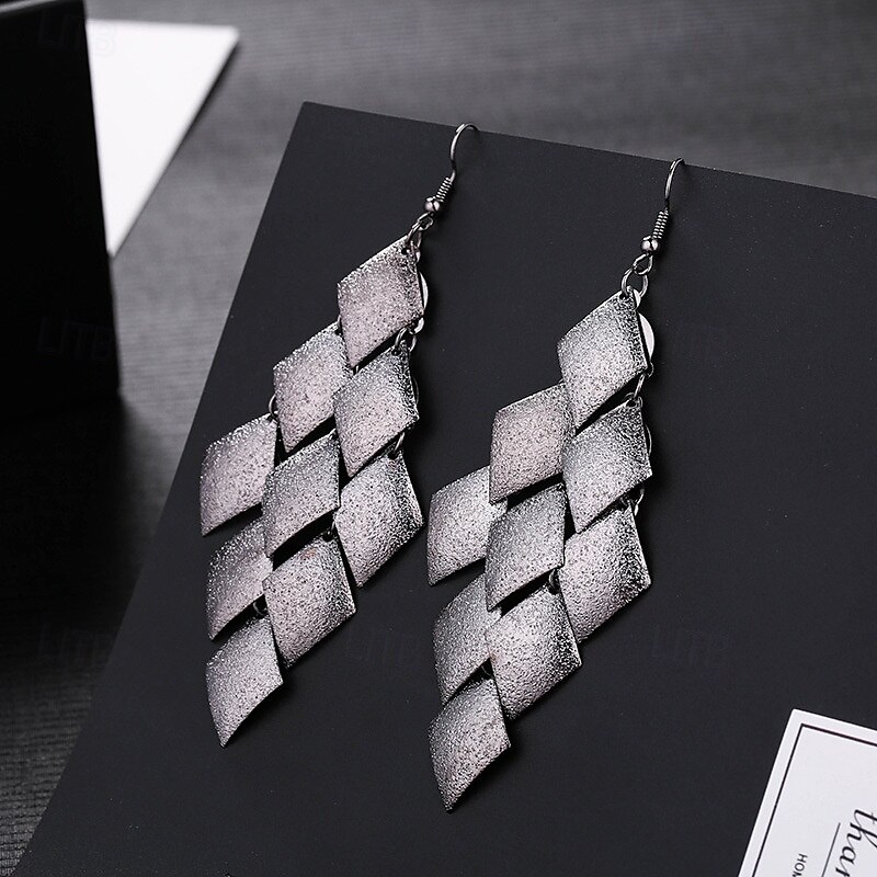 orecchini pendenti classici orecchini a foglia gioielli argento / nero / oro per carnevale San Valentino quotidiano laurea festival del 2025 a $18.49 –P2