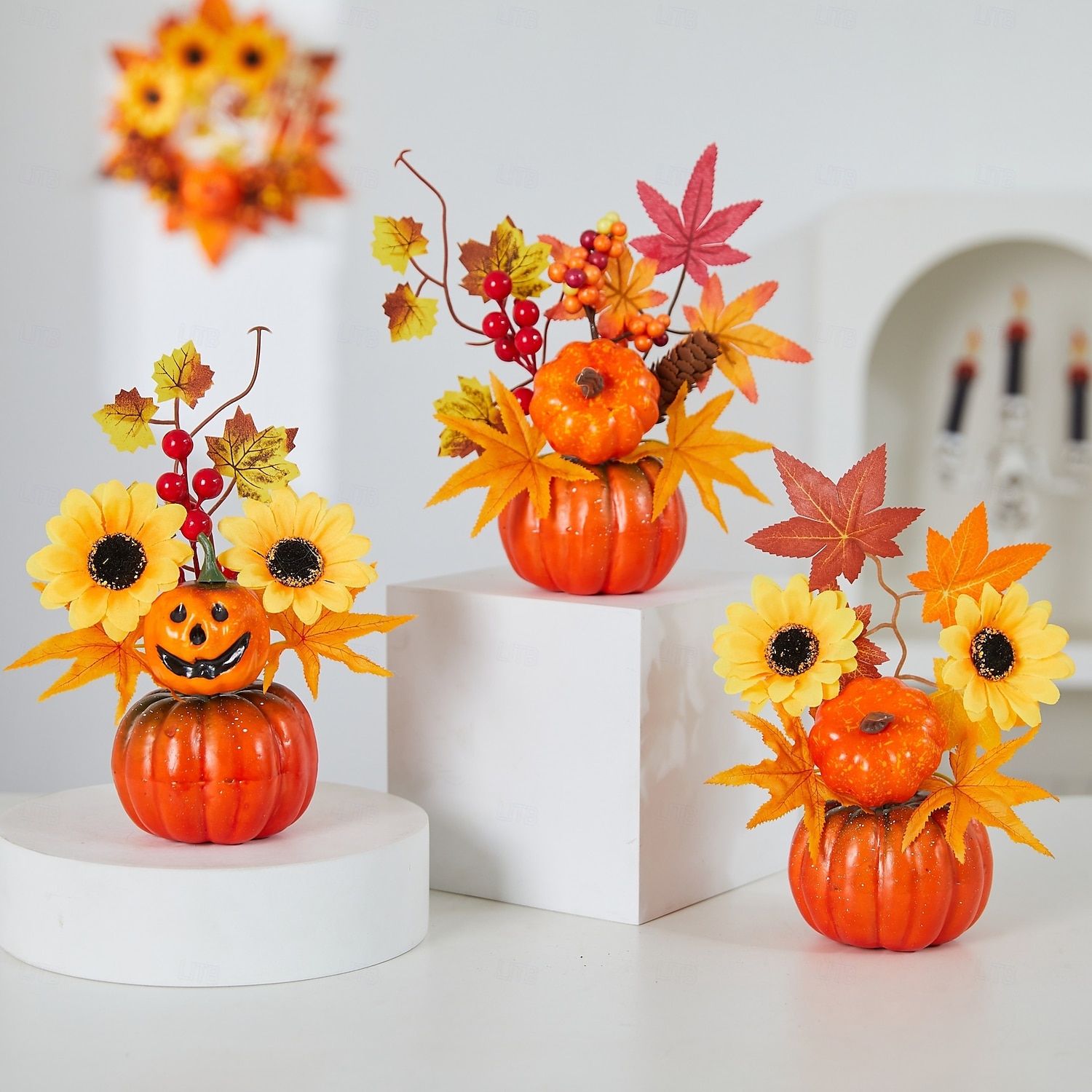 Décoration de bureau d'automne d'Halloween avec fausse citrouille, feuilles d'érable et décoration lumineuse à LED pour le festival des récoltes d'automne, décoration de scène d'automne effrayante de 2025 ? $6.99 –P1