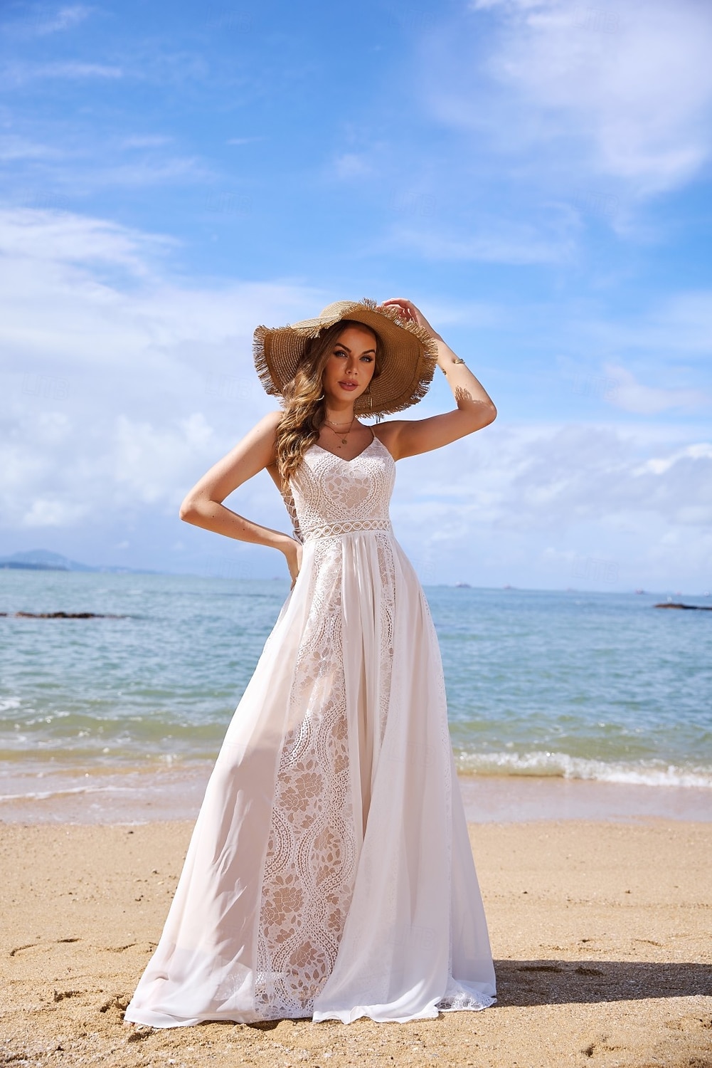 Vestidos de Casamento Boho com Costas Abertas de Praia A-Line Decote em V Alças Finas Sem Mangas Cauda de Varredura  Pincel em Chiffon com Franjas de 2025 por $205.59 –P2