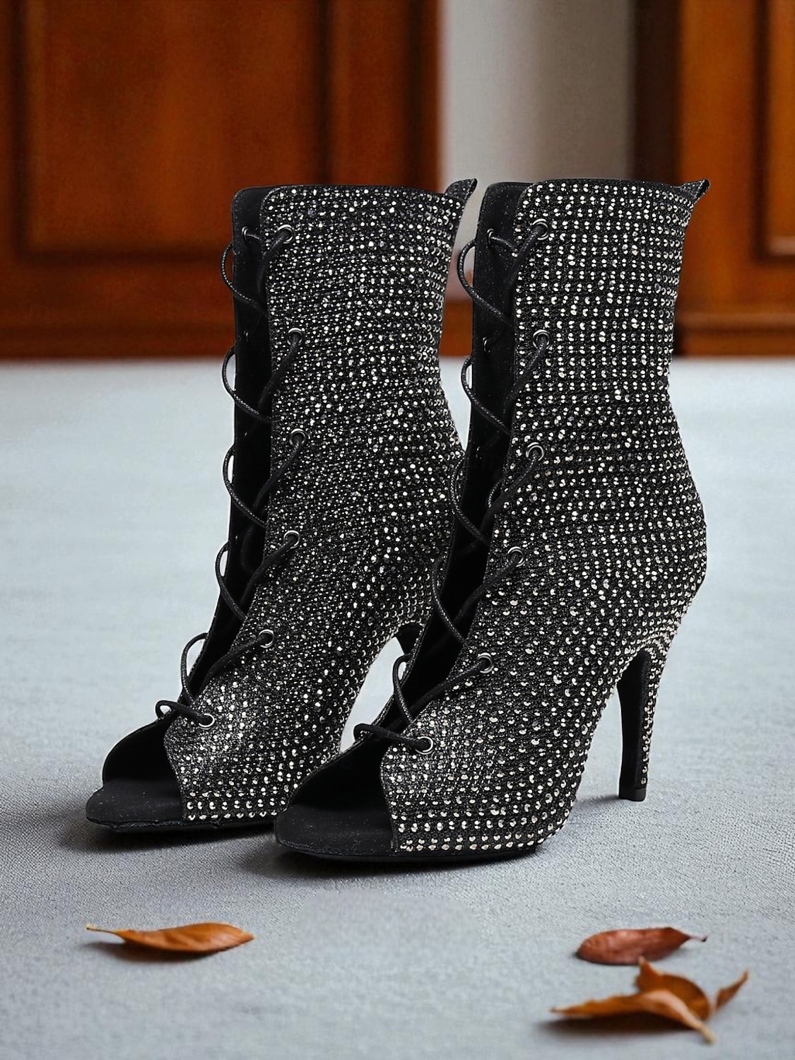 Bottines de danse à bout ouvert et strass pour femmes - bottines à talons courts et lacets scintillants pour les spectacles de salon et de scène latins de 2025 ? $69.99 –P9