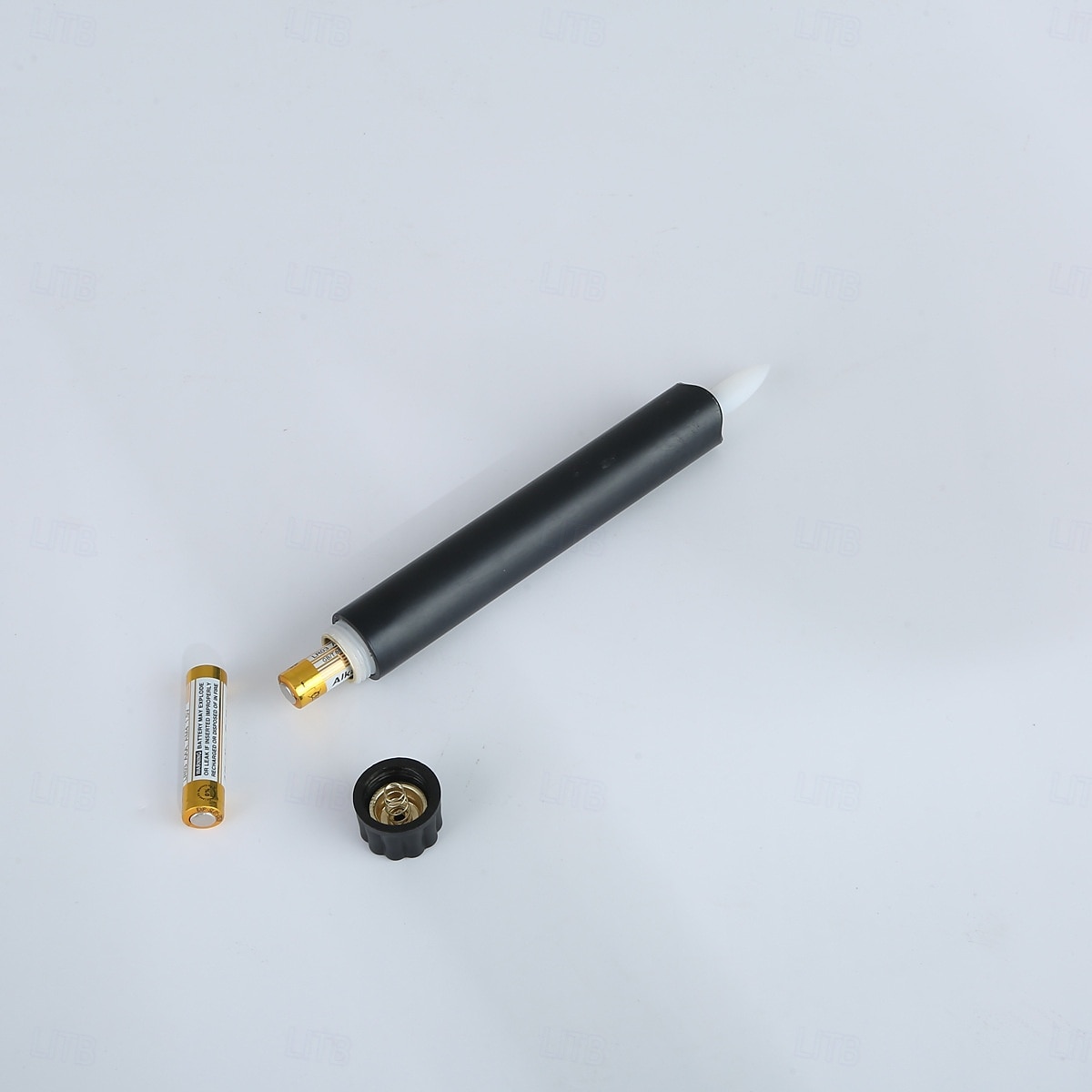 6 candele elettroniche di simulazione di Halloween e Natale da 16,5/17,5/22,5 cm, con telecomando, batteria AAA, per interni ed esterni, per feste nuziali, decorazioni luminose del 2025 a $21.99 –P3