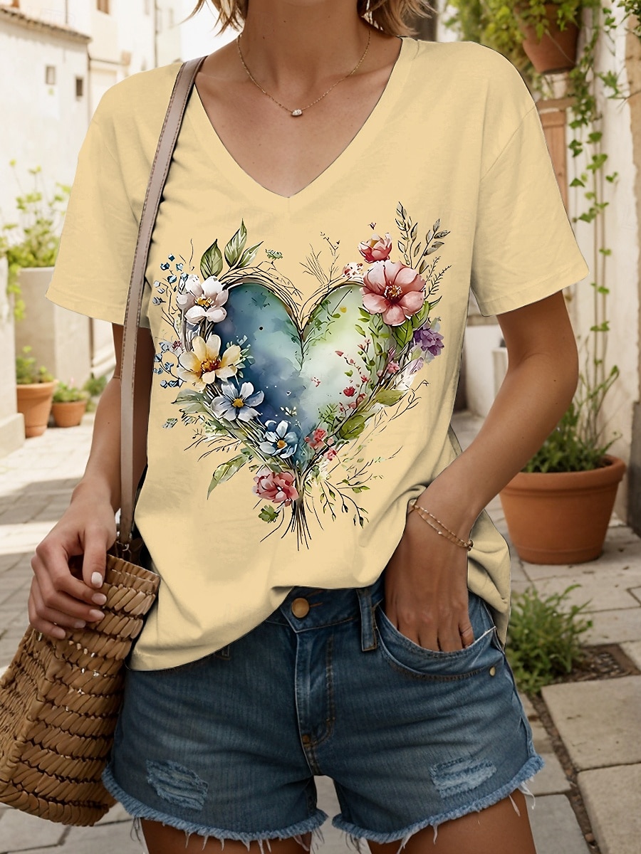 Femmes T-shirt Cœur Fleuri Graphique ancien Mode Hawaïen Manche Courte Col en V Hauts Réguliers Quotidien Sortir Week-end Imprimé Noir Blanche Jaune Rose Claire Bleu Été Printemps de 2025 ? $19.99 –P8