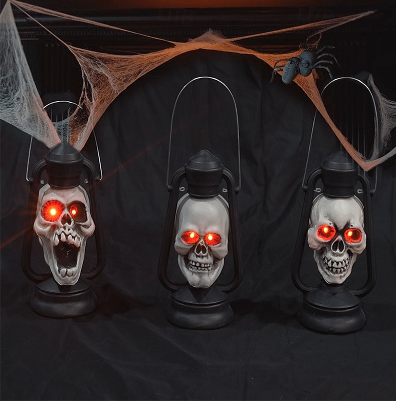 Halloween håndtak LED lysende hodeskaller hode røde øyne lampe glødende i mørke retro parafinlampe festdekorasjon 2025 - $24.99 –P10