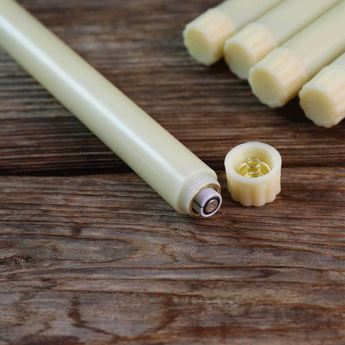 6 candele elettroniche di simulazione di Halloween e Natale da 16,5/17,5/22,5 cm, con telecomando, batteria AAA, per interni ed esterni, per feste nuziali, decorazioni luminose del 2025 a $21.99 –P2