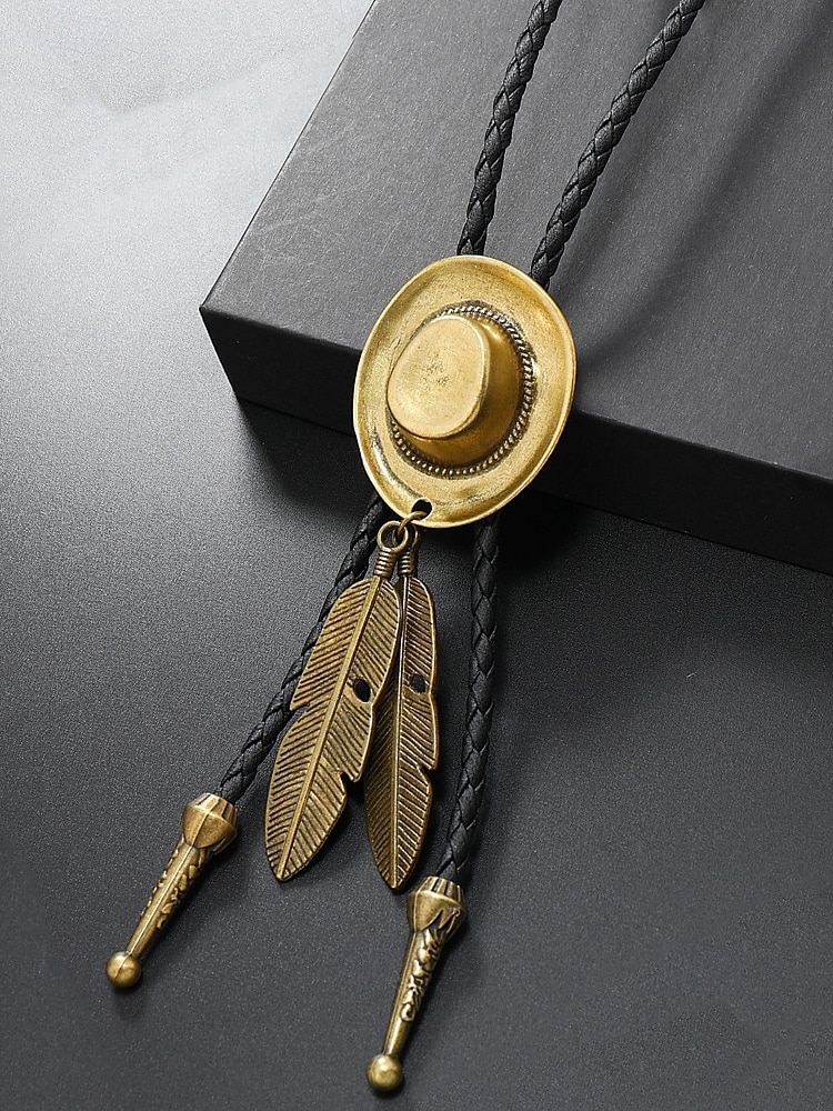 Collier en cuir avec pendentif en forme de plume et chapeau de cowboy western pour homme, idéal pour un rodéo, une soirée champêtre ou une tenue en jean. de 2025 ? $11.99 –P4