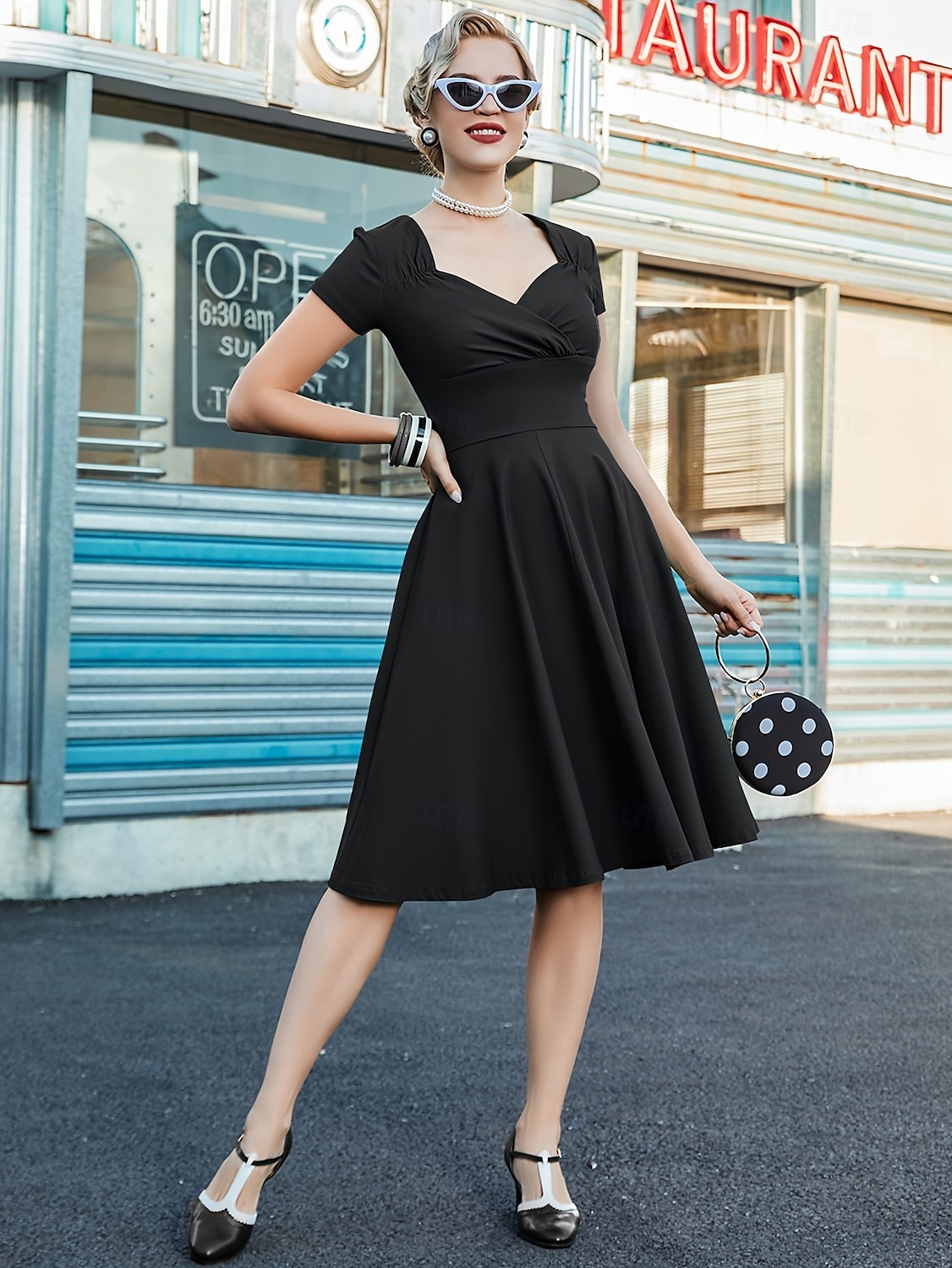 Rétro Vintage Années 1950 Rockabilly Midi Robe Robe trapèze Robe Évasée Ajusté & Évasé Col en V Femmes Halloween Carnaval Saint-Valentin Occasionnel Retour à la maison Soirée à thème rétro Adulte Robe de 2025 ? $25.99 –P22