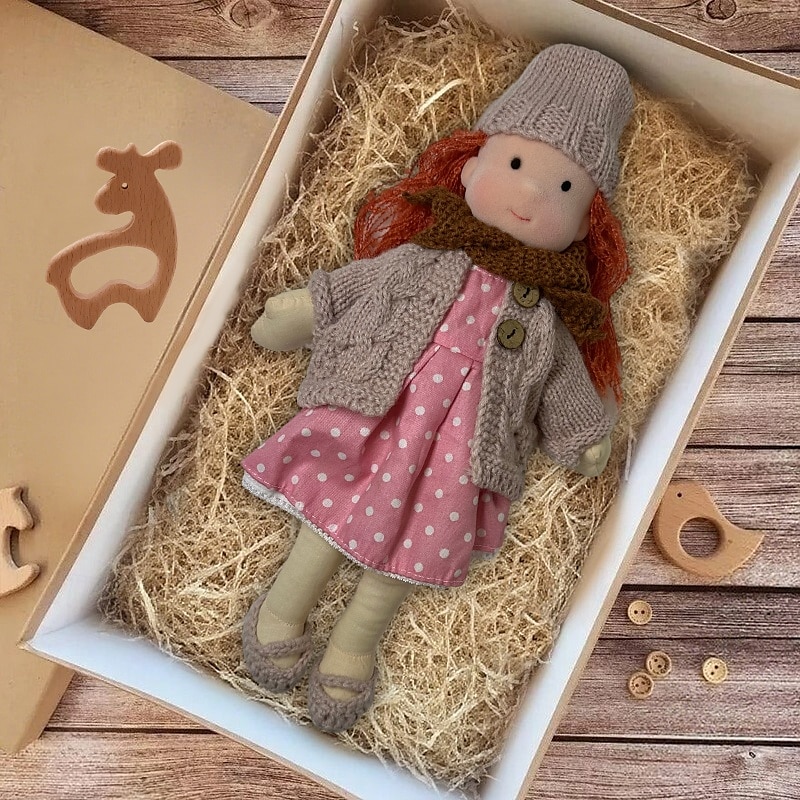 Boneca Waldorf feita à mão para bebês meninas com conjuntos de roupas - boneca de pelúcia macia de 11,8 polegadas para crianças pequenas, presente de Natal ideal para crianças de 2025 por $55.99 –P1