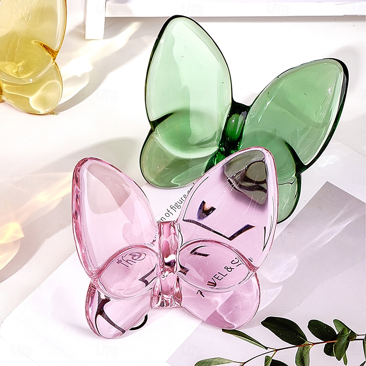 Kolorowa kryształowa figurka motyla, opalizująca szklana ozdoba do toaletki lub dekoracji stołu, przezroczysta rzeźba motyla na imprezę, uroczystość lub do domu 2026 - $11.99 –P5