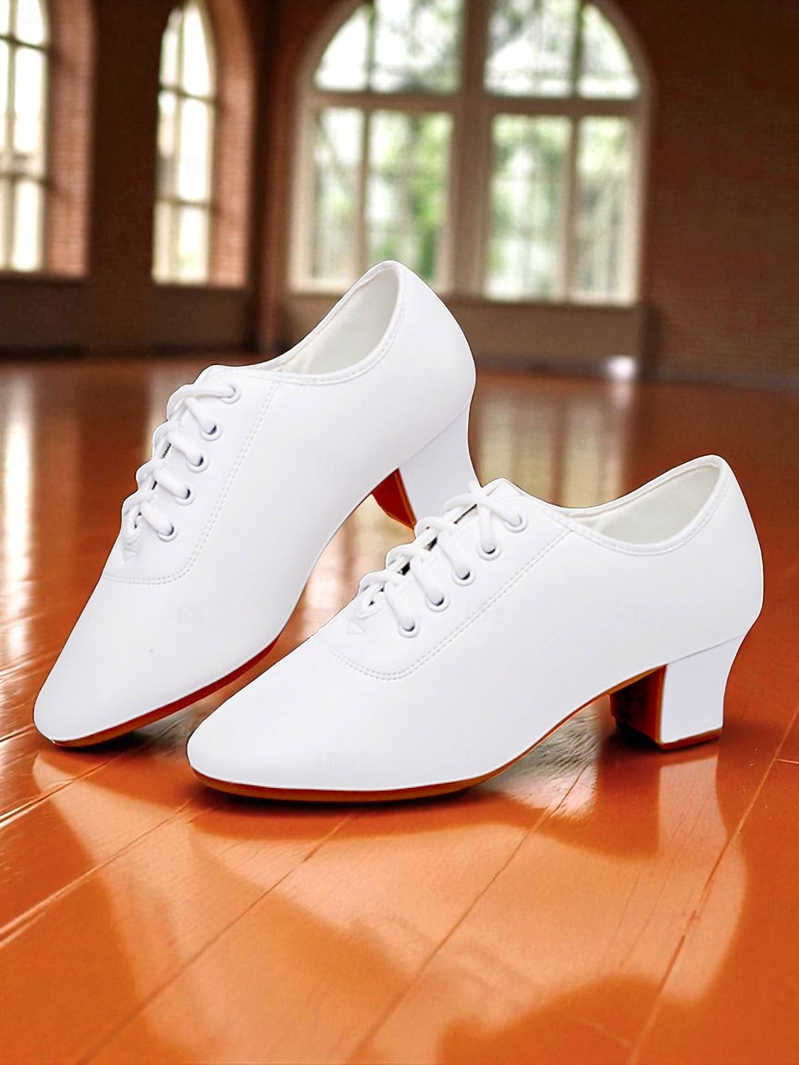 Sapatos de dança brancos com cadarço para mulheres - calçados profissionais de salto baixo para prática de dança de salão, dança latina e jazz de 2025 por $34.99 –P1
