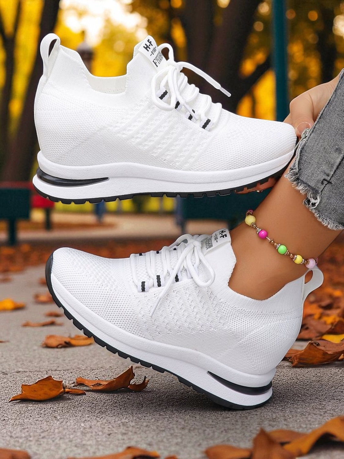 Tênis feminino flyknit com salto oculto, estilo esportivo com listras ousadas, perfeito para uso diário, caminhadas e passeios casuais de 2025 por $24.99 –P1