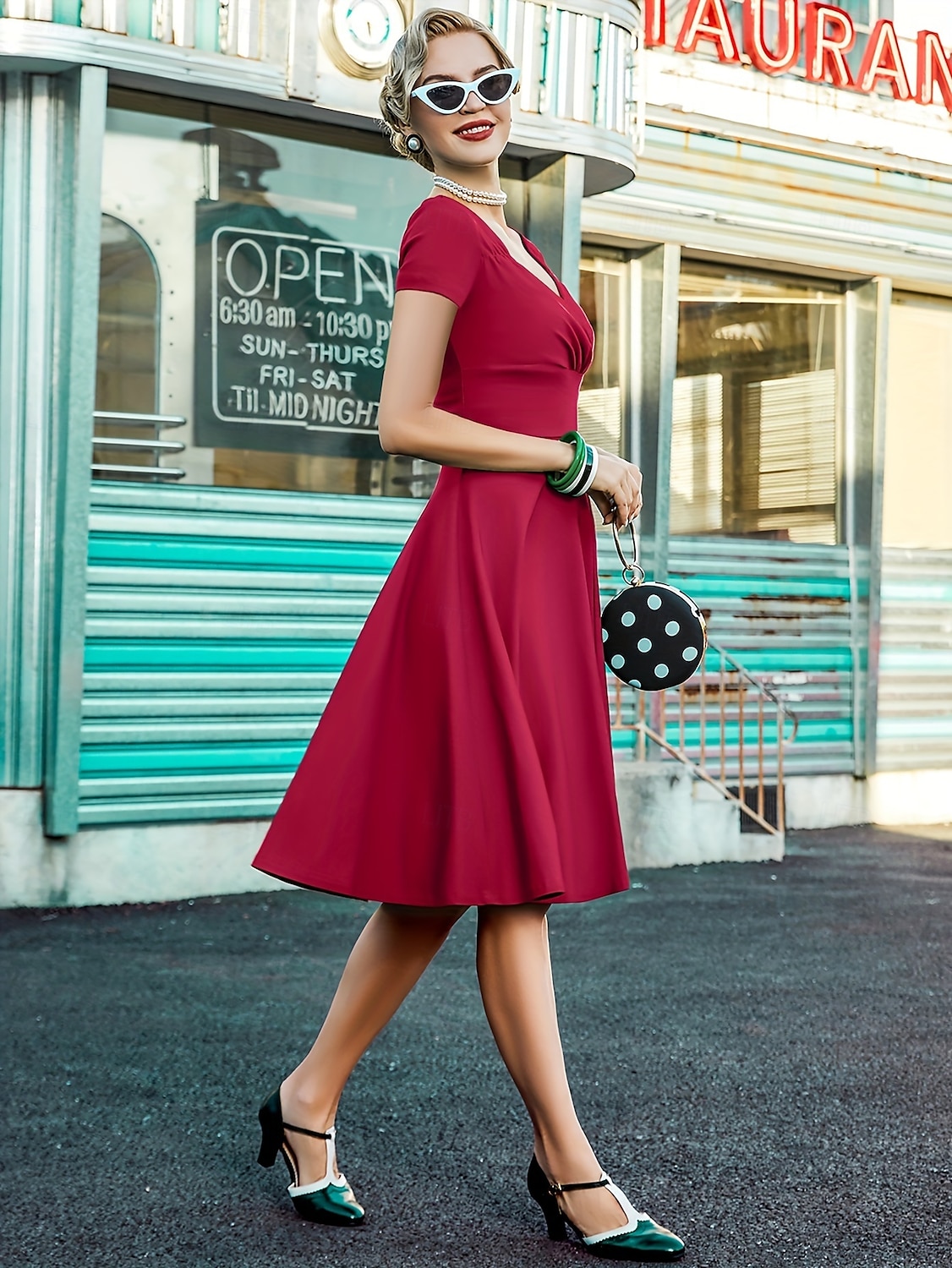 Rétro Vintage Années 1950 Rockabilly Midi Robe Robe trapèze Robe Évasée Ajusté & Évasé Col en V Femmes Halloween Carnaval Saint-Valentin Occasionnel Retour à la maison Soirée à thème rétro Adulte Robe de 2025 ? $25.99 –P15