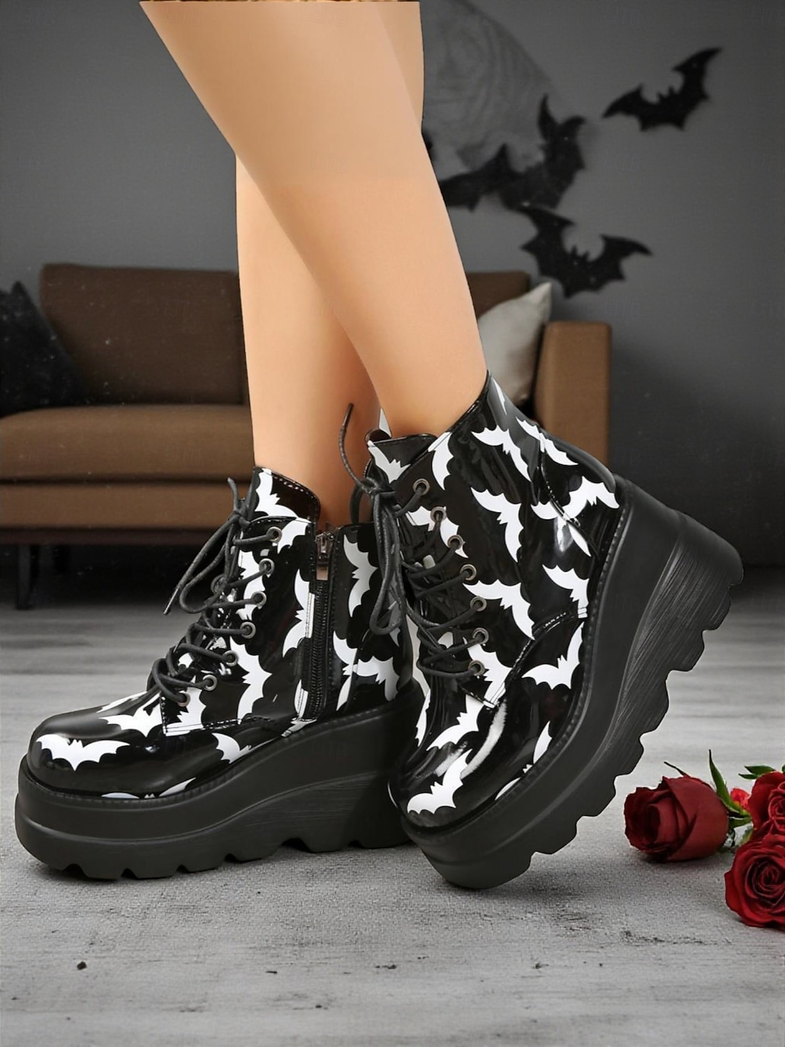 Bottines à plateforme pour femmes à imprimé chauve-souris d'Halloween – Bottines de combat à talons épais et lacets de style gothique punk pour fêtes, cosplay et soirées de 2025 ? $54.99 –P3