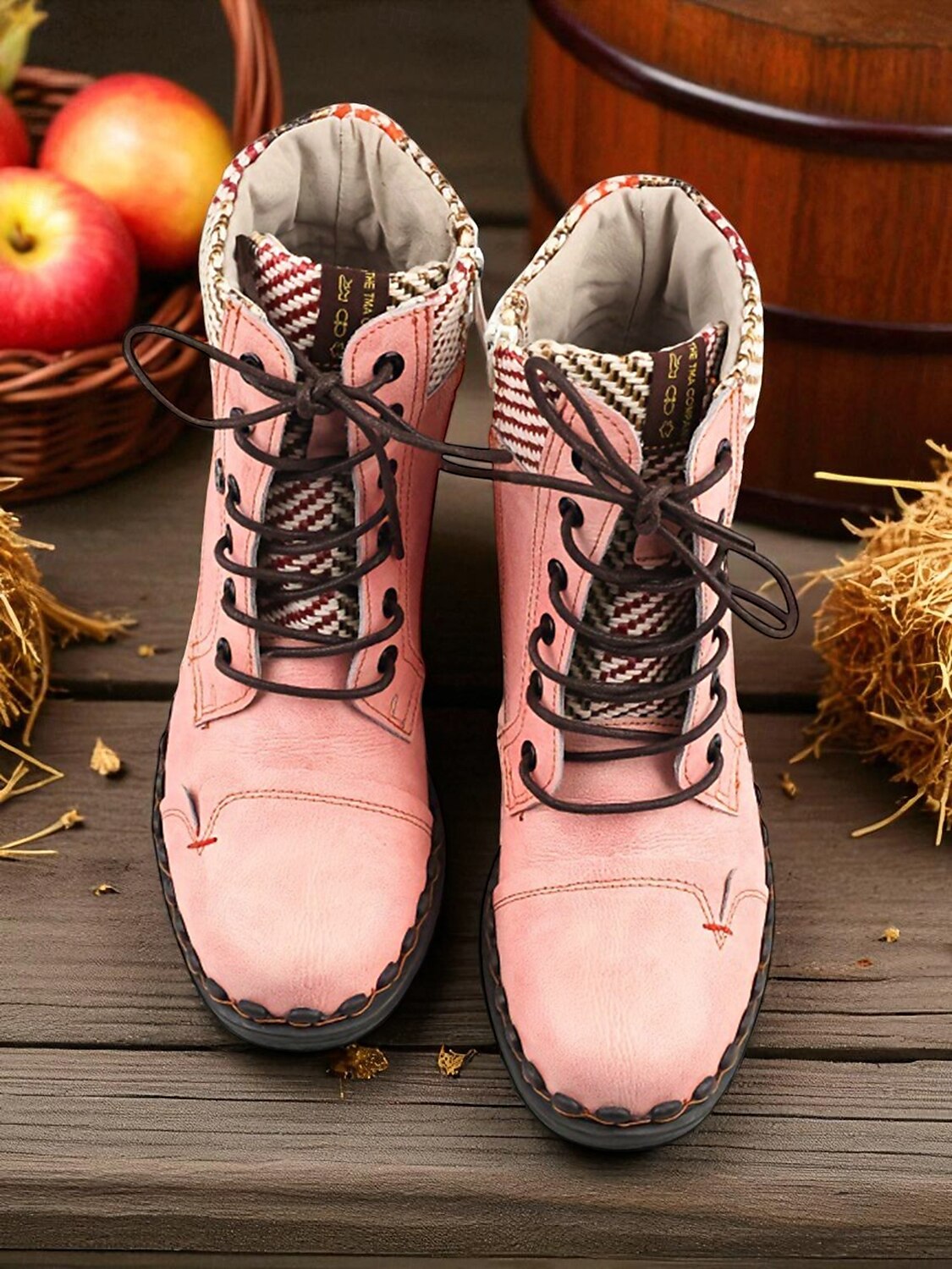 Botas femininas retrô com cadarço – botas de combate casuais vintage com acabamento em tecido para viagens de outono na fazenda, aventuras ao ar livre e estilo de rua de 2025 por $84.99 –P5