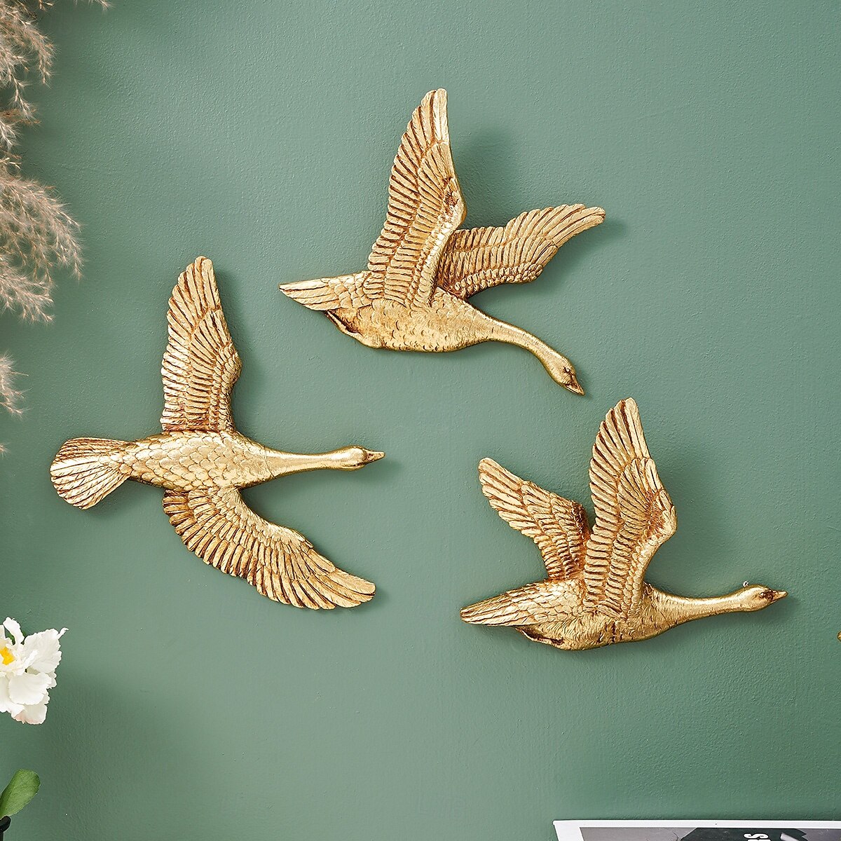 Decoração de parede de ganso voador de resina dourada e branca, design de asas abertas para decoração de parede de casa, perfeito para salas de jantar, casamentos, festas e outros espaços internos de 2025 por $22.99 –P4