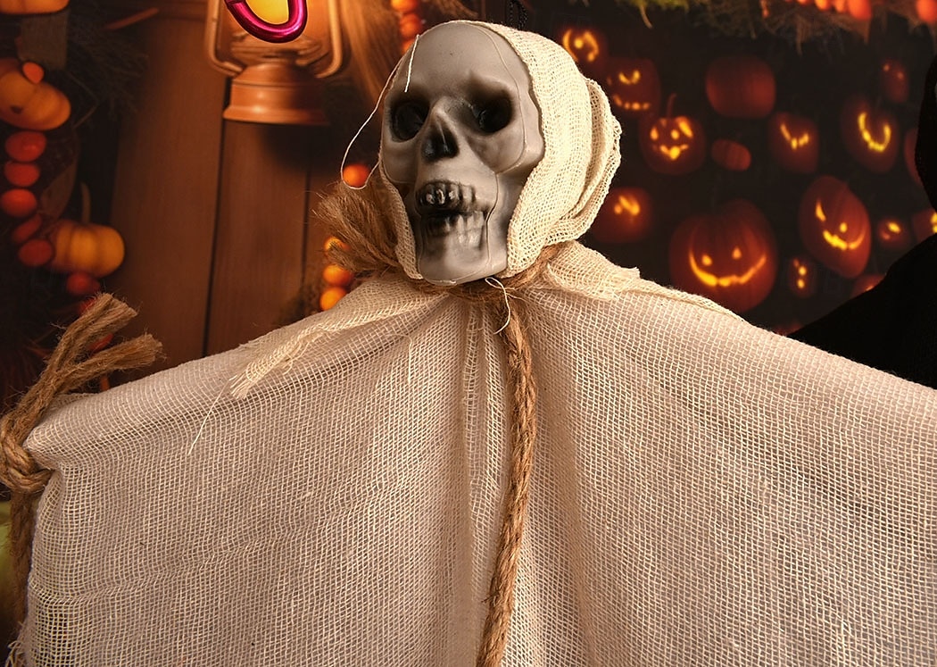 2er-Pack hängende Halloween-Dekorationen mit Skelettgeistern, Sensenmänner für Halloween-Außendekorationen, fliegendes Halloween-Skelett-Geist, Spukhaus-Requisite, Party-Dekor 2025 - $12.99 –P6