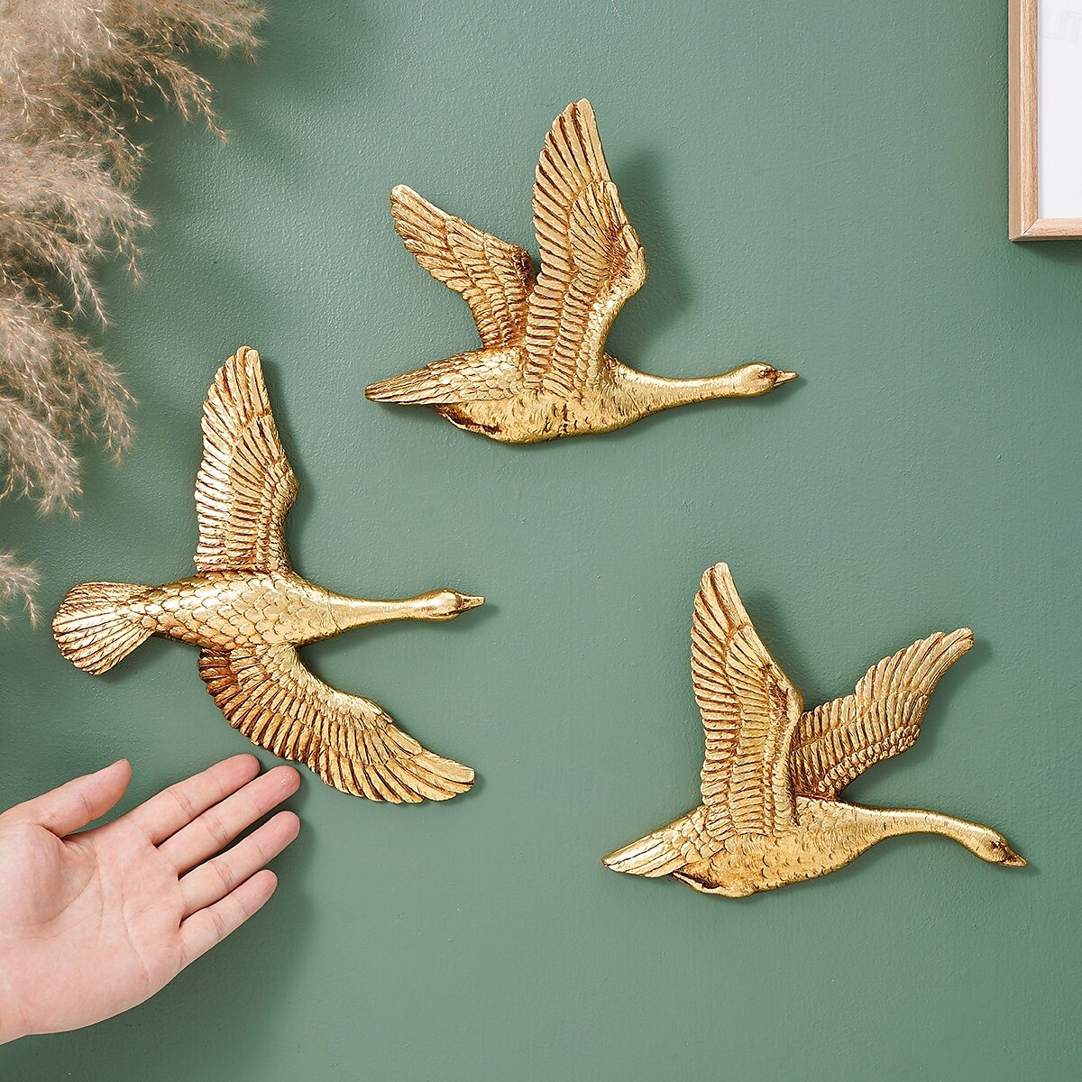 Decoração de parede de ganso voador de resina dourada e branca, design de asas abertas para decoração de parede de casa, perfeito para salas de jantar, casamentos, festas e outros espaços internos de 2025 por $22.99 –P6
