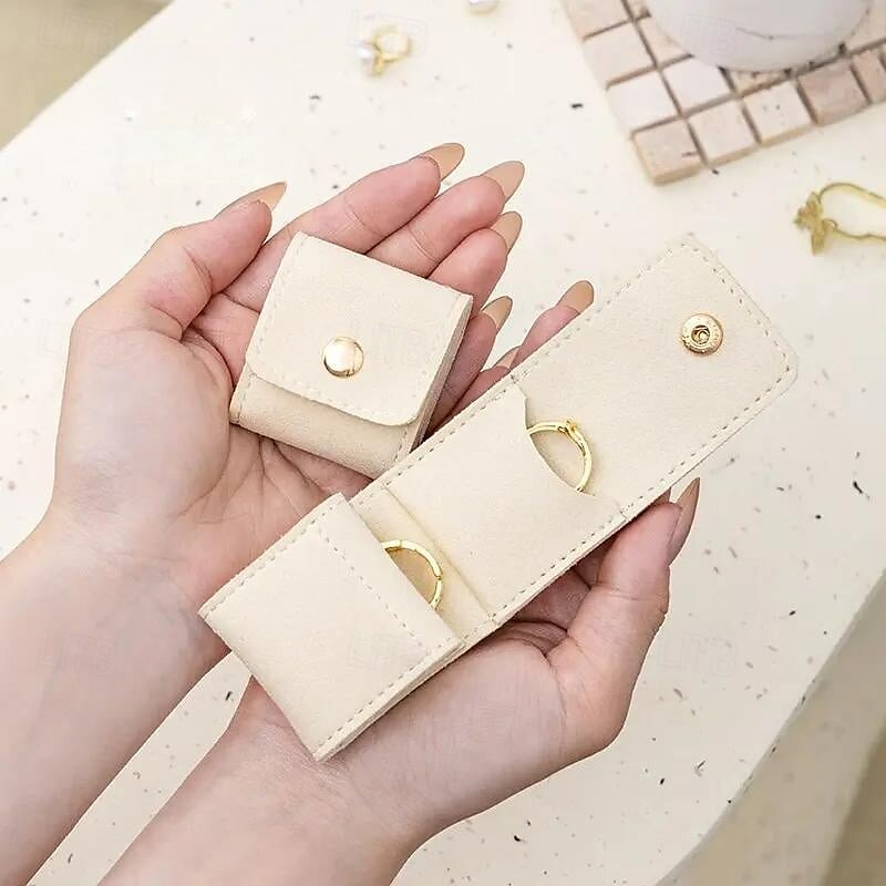 Mini sac à bijoux de voyage, pochette portable à fermeture éclair pour bagues, boucles d'oreilles, colliers, étui de rangement compact pour femmes et filles, rangement d'accessoires de voyage en plein de 2025 ? $9.99 –P3