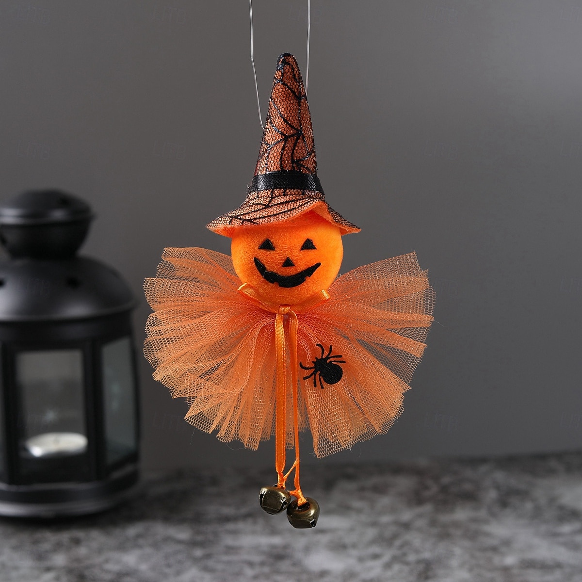 Závěsná ozdoba na halloweenskou panenku čarodějnice, kreslený zvonek s tylovou sukní, dýně, duch a plyšové přívěsky s černou kočkou pro vnitřní i venkovní halloweenské párty a domácí dekorace 2025 - $9.99 –P11