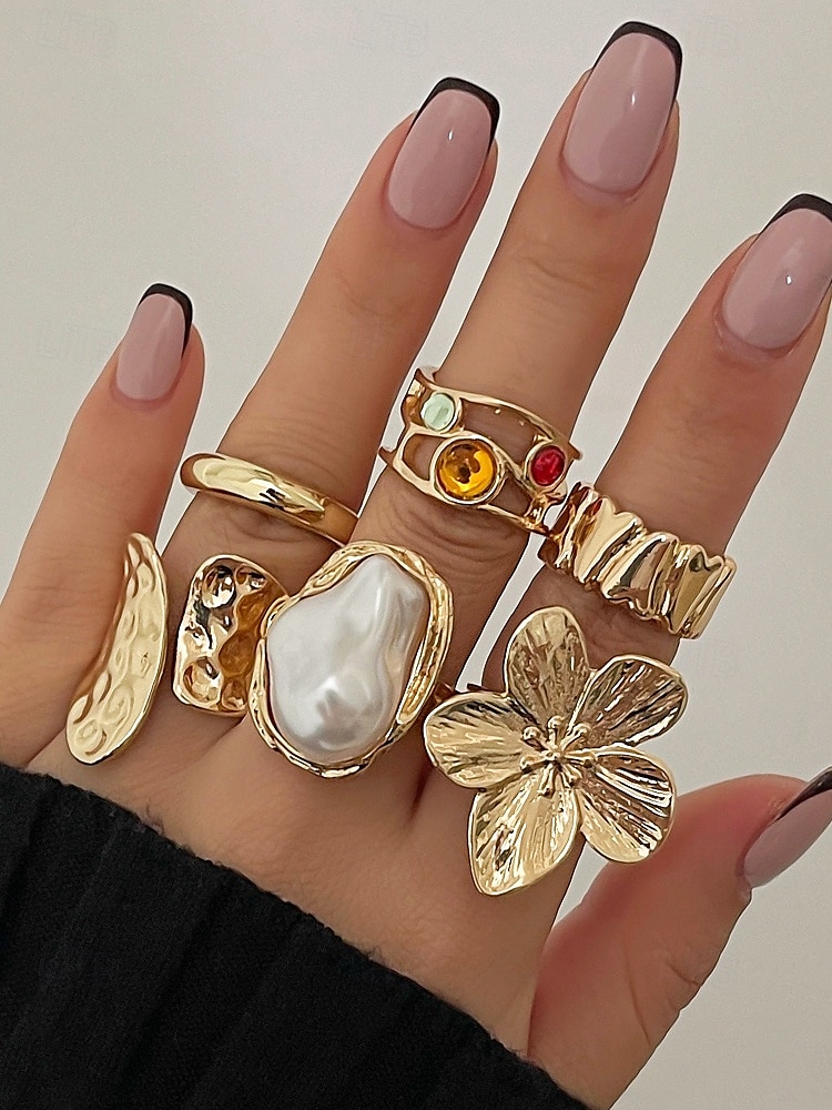 6-teiliges Vintage-Goldring-Set für Damen mit Perlen-, Blumen- und Edelsteinakzenten – modische Statement-Legierungsringe für Partys und den Alltag 2025 - $11.99 –P1