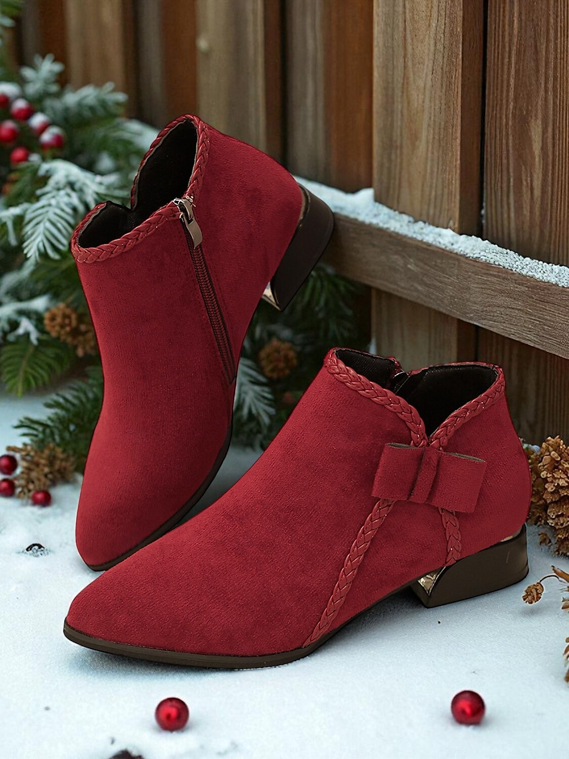 Bottines rouges en simili-suède pour femme – bottines à talon bas avec nœud latéral pour les tenues d'hiver, les fêtes de Noël et les achats décontractés de 2025 ? $26.99 –P1