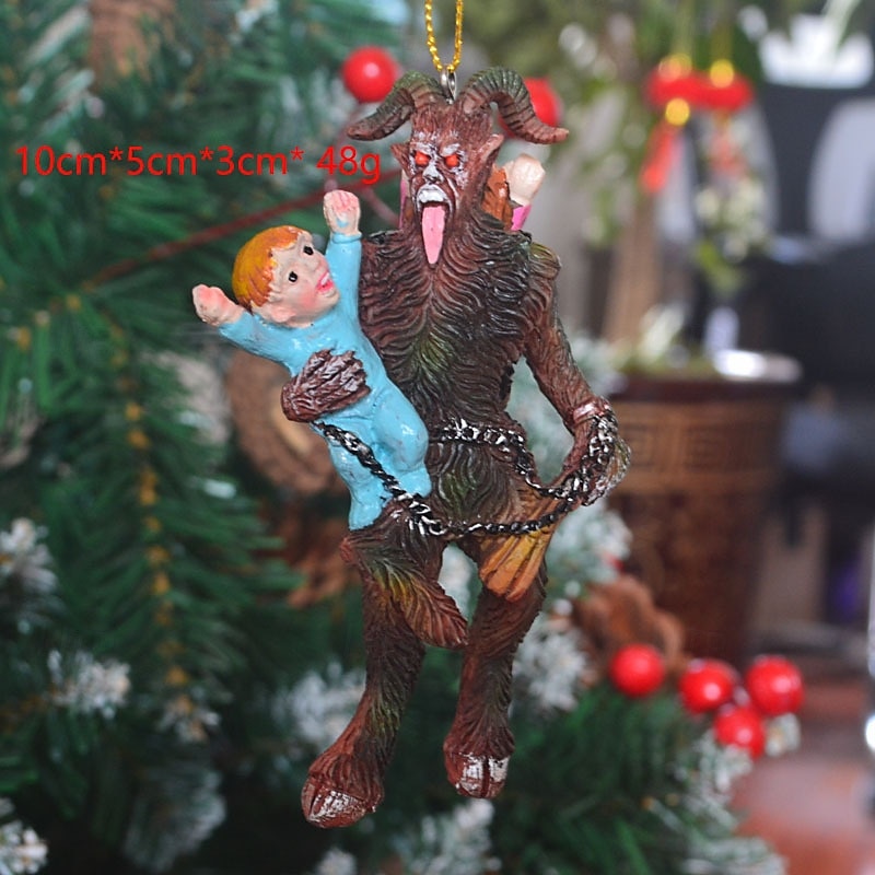 Decorazione da appendere in resina a forma di Krampus di Halloween, statuetta di un bambino che afferra un demone malvagio, scultura in resina spaventosa da regalare a Natale. del 2025 a $10.99 –P4