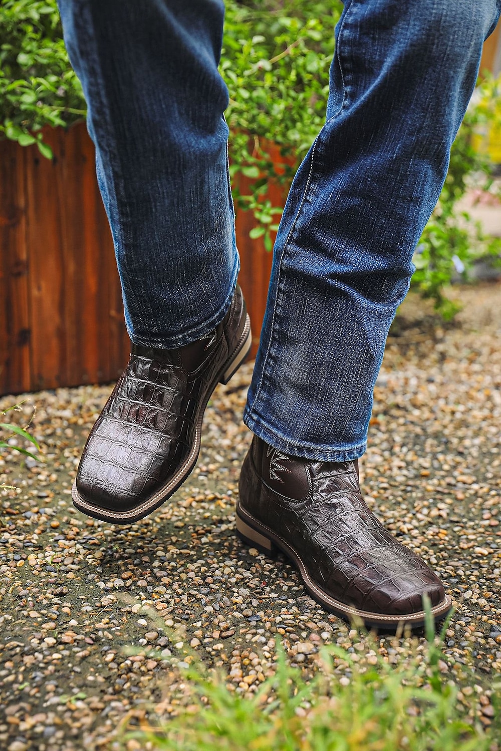Bottes de cowboy western en cuir de vachette noir gaufré pour hommes avec bout pointu et coutures classiques, chaussures élégantes pour les événements country, l'équitation et la mode rodéo de 2025 ? $54.99 –P2