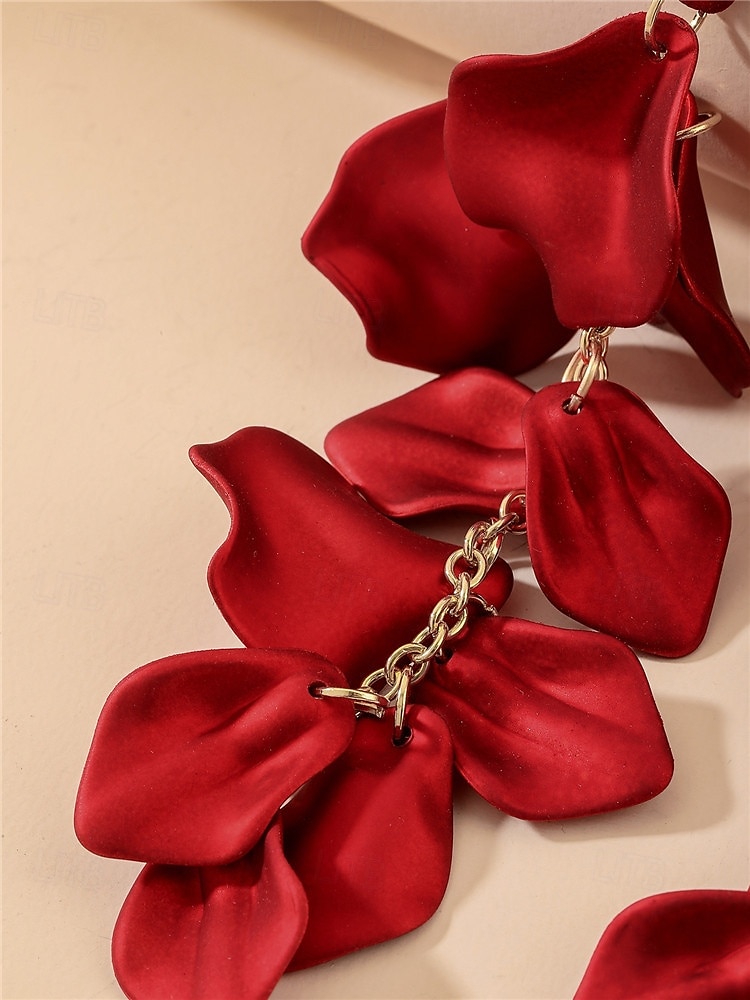 Boucles d'oreilles pendantes en satin rouge pour femmes - design élégant en pétales superposés pour les fêtes à la mode, les cocktails et les tenues de soirée de 2025 ? $11.99 –P3