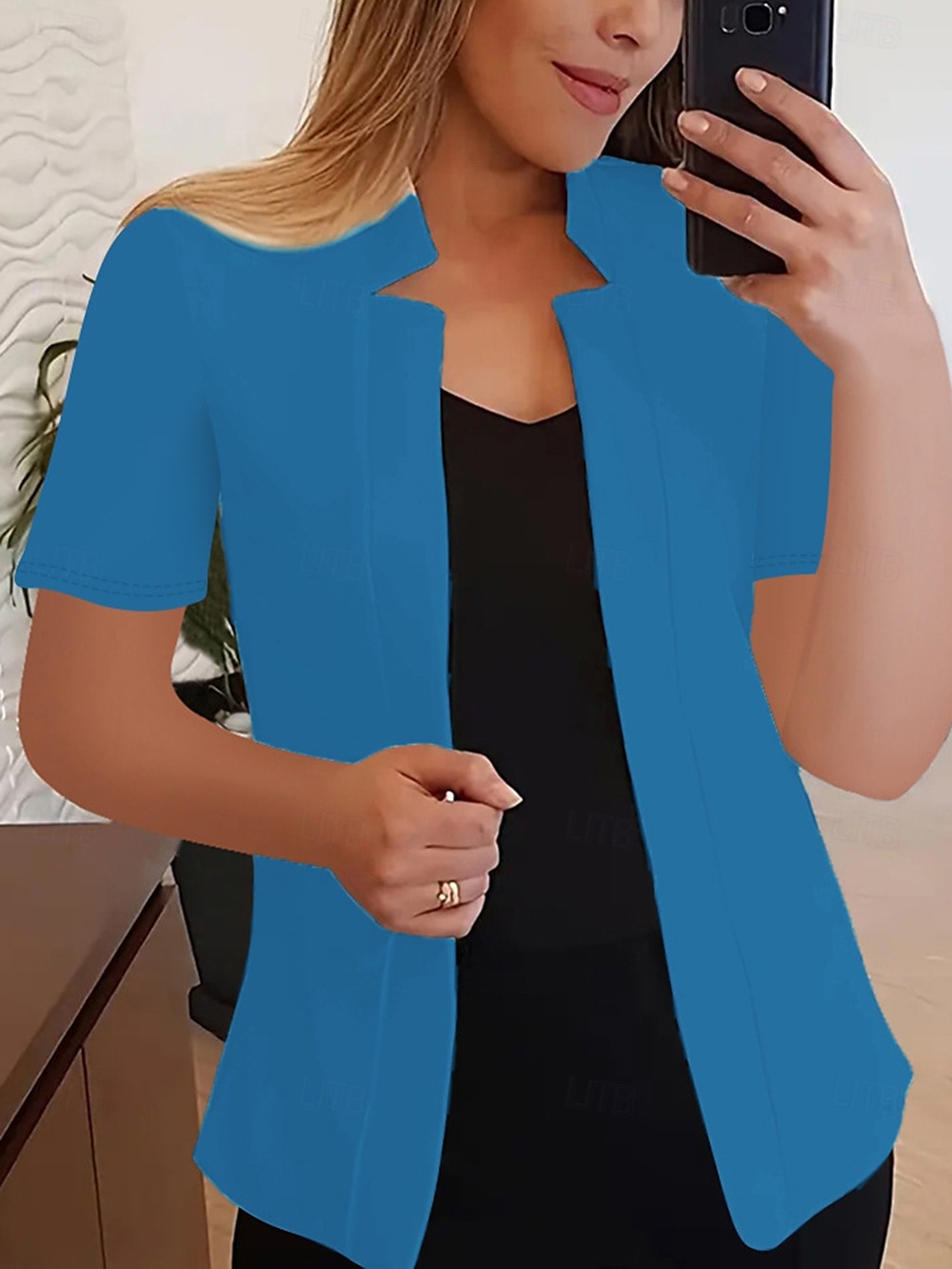Femmes Blazer Confortable Respirant Coupe ajustée Mode Moderne Uni Travail Quotidien Régulier Col montant Coupe régulière Manches courtes Vêtements d'extérieur Noir Blanche Jaune Été de 2025 ? $24.99 –P11