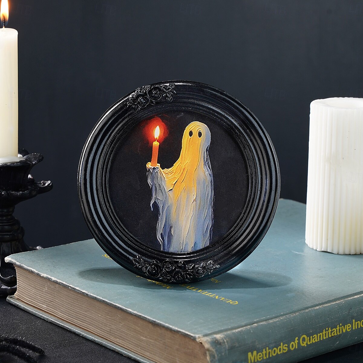Halloween Resin Photo Frame Decor, Black and Brown Ghost Holding Candle Design, Round and Square Shapes for Home, Bedroom, Study, and Office Desktop Halloween Photo Display 2025 - $17.49 –P10