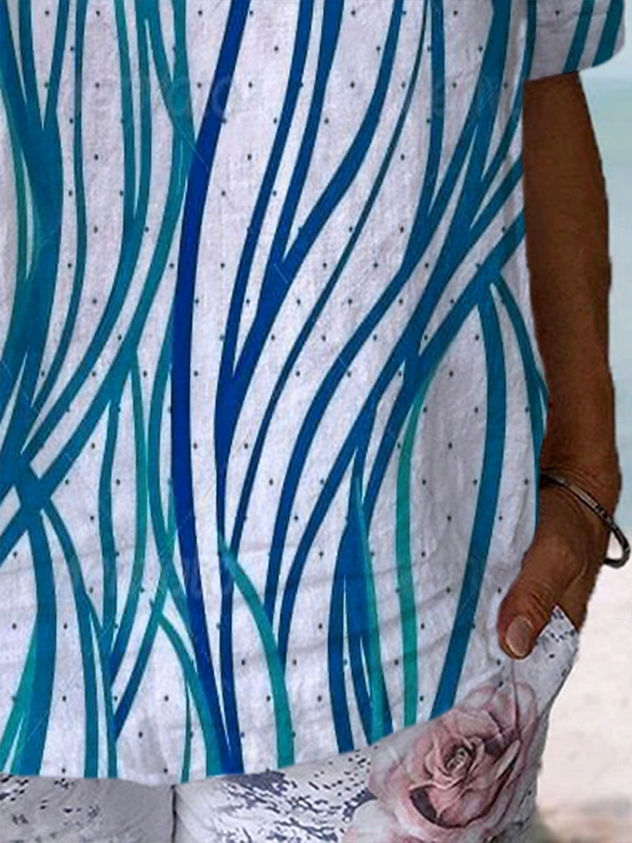 Femmes Chemise Graphique Géométrique Rayé Élégant Classique Occasionnel Manche Courte Col en V Hauts Réguliers Quotidien Tenue de plage Vêtements de vacances Imprimé Bleu Gris Été Printemps de 2025 ? $21.99 –P3