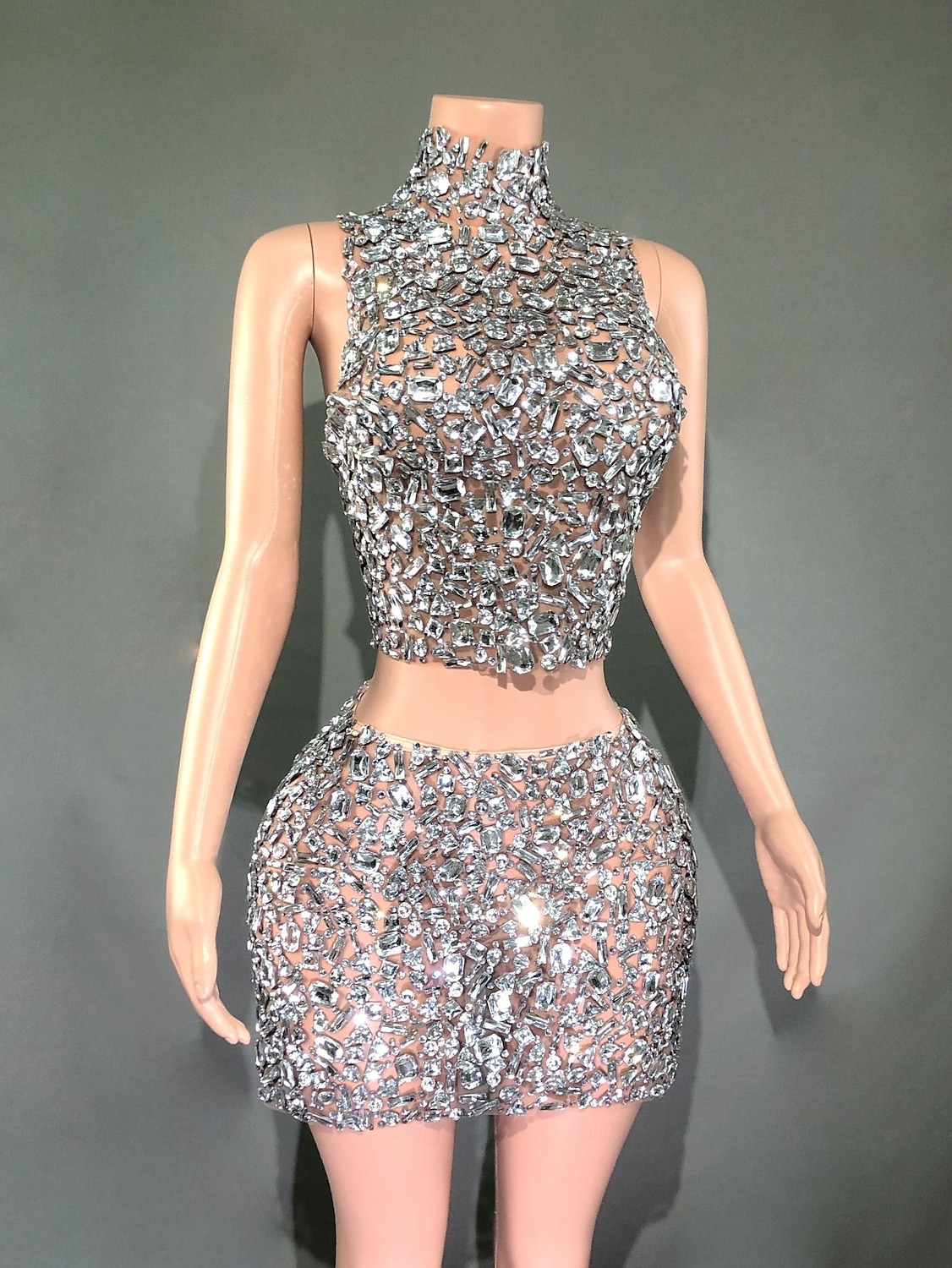 Mini-robe à col haut ornée de strass en deux pièces pour chanteuse, danseuse, tenue de scène, de fête, de carnaval de 2025 ? $186.99 –P2
