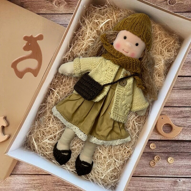 Boneca Waldorf feita à mão para bebês meninas com conjuntos de roupas - boneca de pelúcia macia de 11,8 polegadas para crianças pequenas, presente de Natal ideal para crianças de 2025 por $55.99 –P1