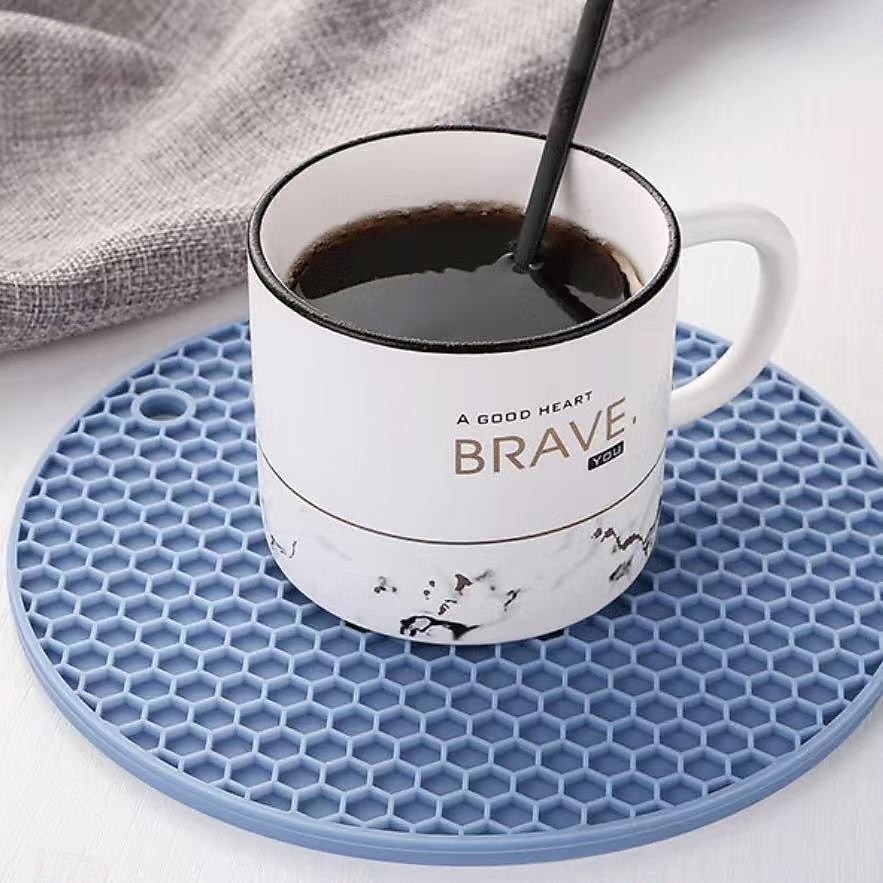 10 tappetini rotondi multifunzionali in silicone resistenti al calore, sottobicchieri e sottopentola antiscivolo, protezioni per tavolo per cucina, sala da pranzo, picnic, colori casuali del 2025 a $13.99 –P5