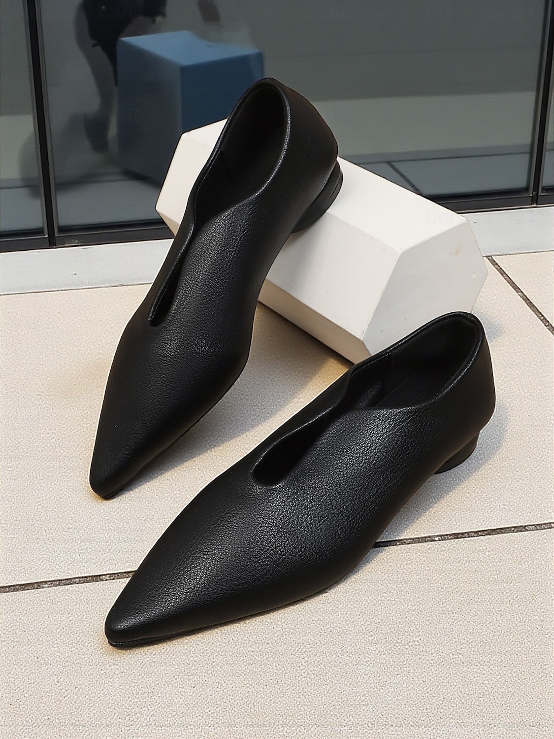 ballerines à bout pointu en similicuir marron pour femmes – mocassins minimalistes à enfiler en V, tenues de bureau élégantes et décontractées au quotidien de 2025 ? $26.99 –P3