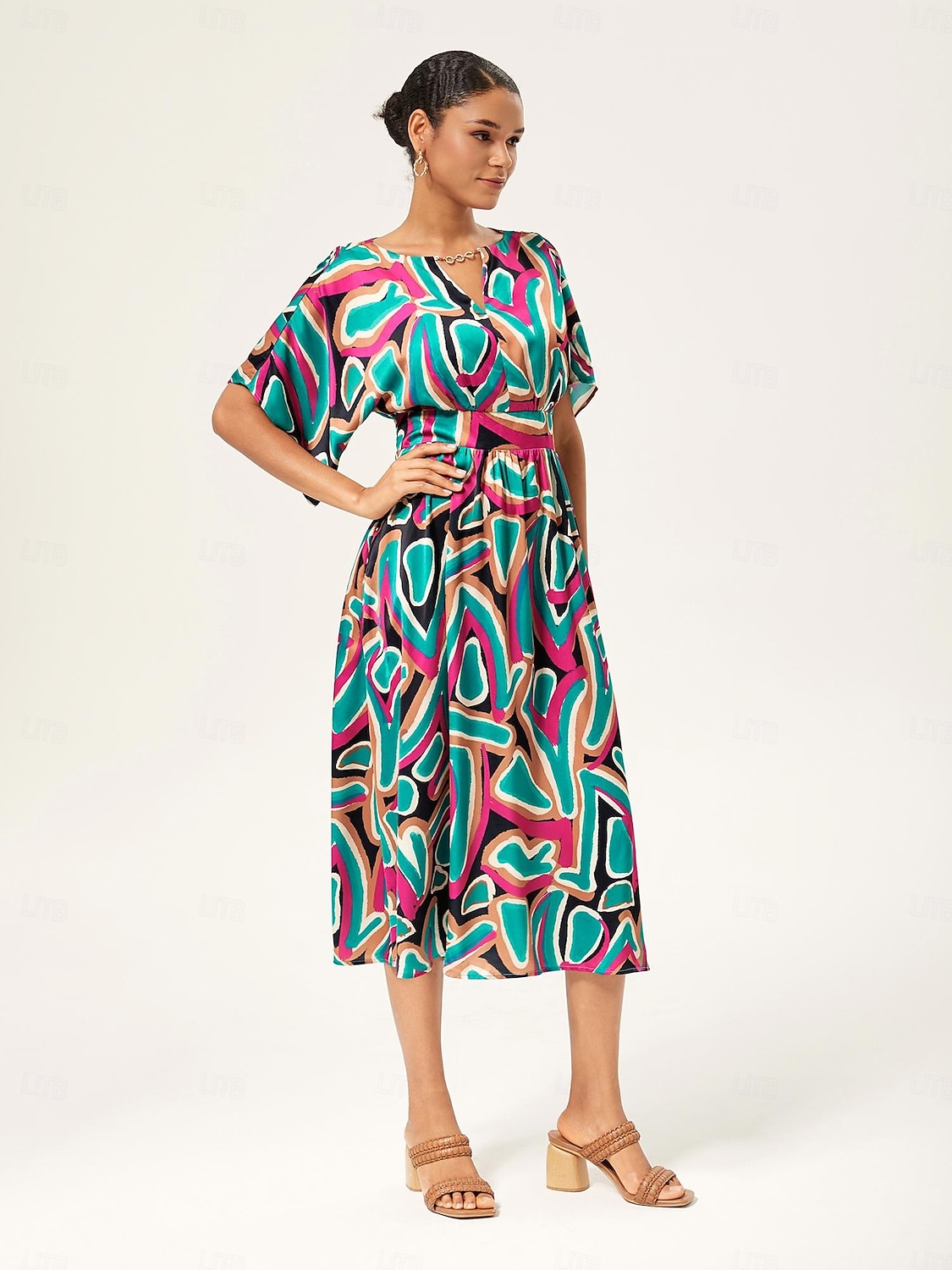 robe longue cintrée à manches chauve-souris abstraites et colorées de 2025 ? $71.99 –P4