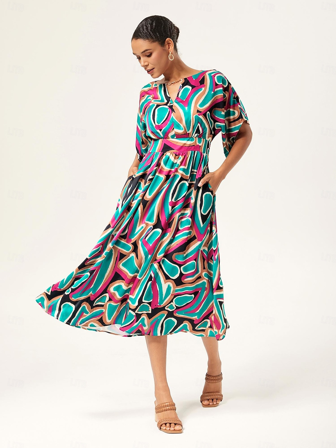 robe longue cintrée à manches chauve-souris abstraites et colorées de 2025 ? $71.99 –P7