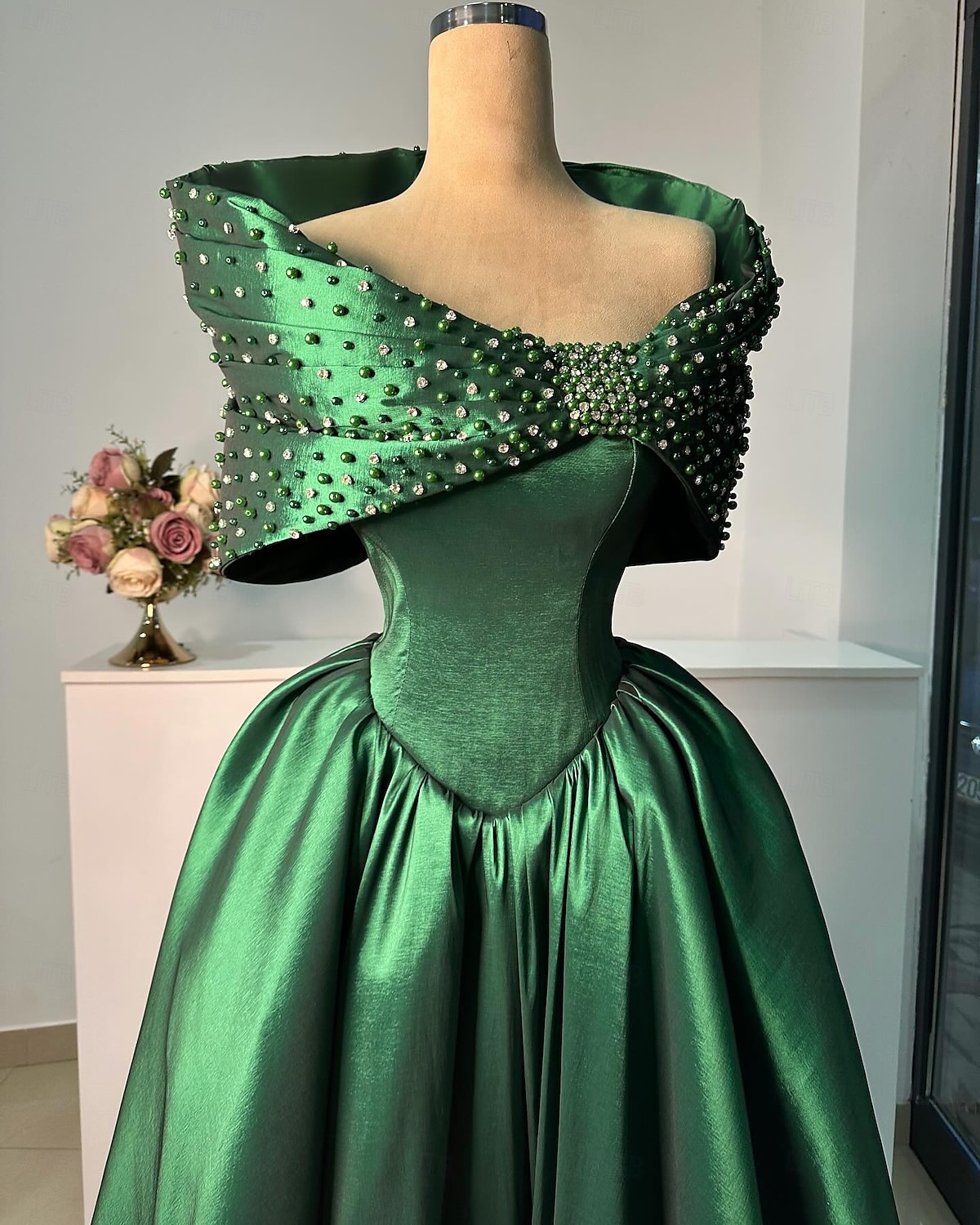 А-силуэт В пол Вышивка бисером Вечернее платье Платье матери невесты Вечернее платье С пышной юбкой Торжественное платье Элегантный стиль Блестящая С короткими рукавами С открытыми плечами 2026 - $197.99 –P3