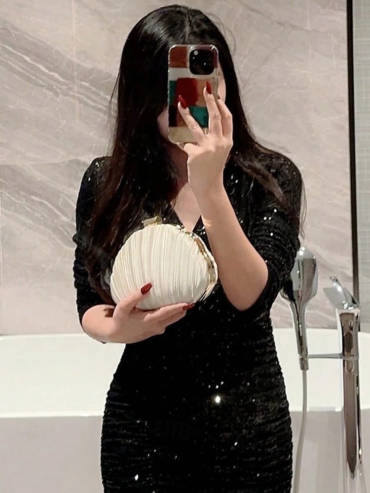 pochette da sera in raso plissettato a conchiglia da donna, color champagne metallizzato con montatura e catena dorate: glamour vintage per matrimoni, cocktail party, balli di fine anno e serate fuori del 2026 a $24.99 –P3