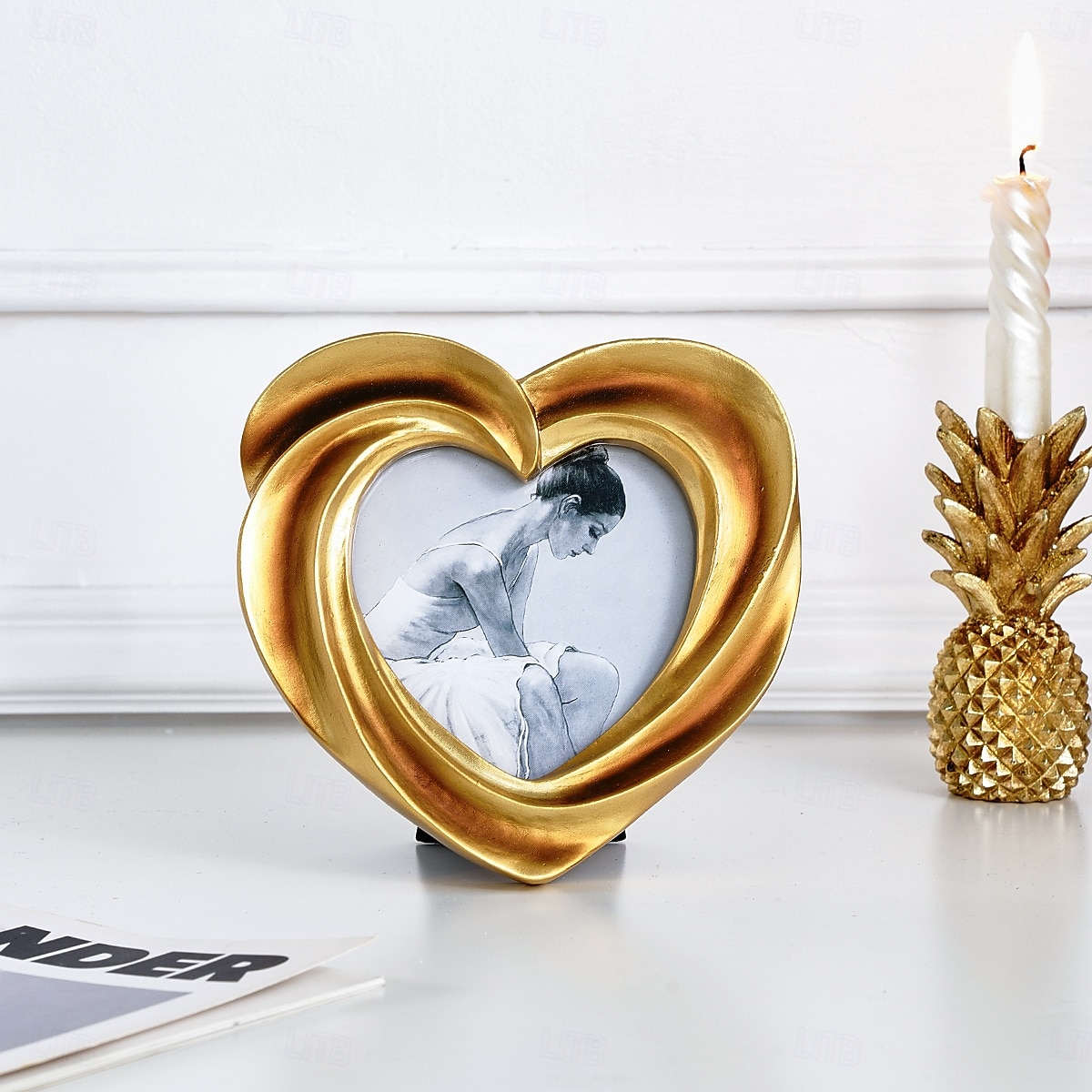 Gold Cream Heart-Shaped Embossed Resin Photo Frame – Warm Home Décor for Family Photos & Photography Props 2025 - $15.99 –P3