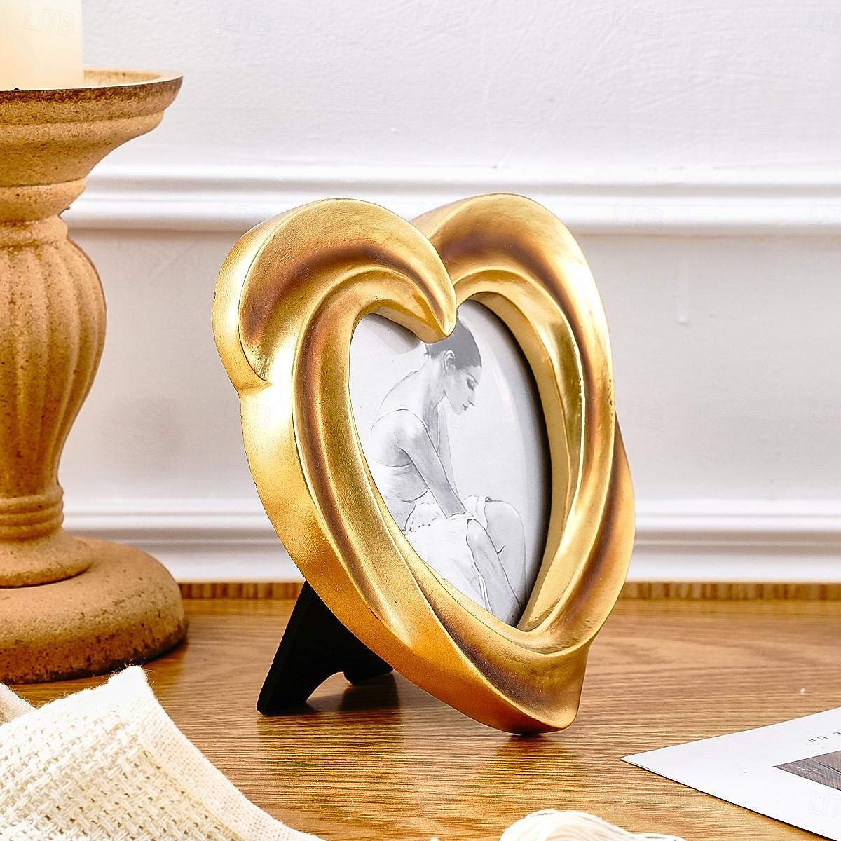 Gold Cream Heart-Shaped Embossed Resin Photo Frame – Warm Home Décor for Family Photos & Photography Props 2025 - $15.99 –P6