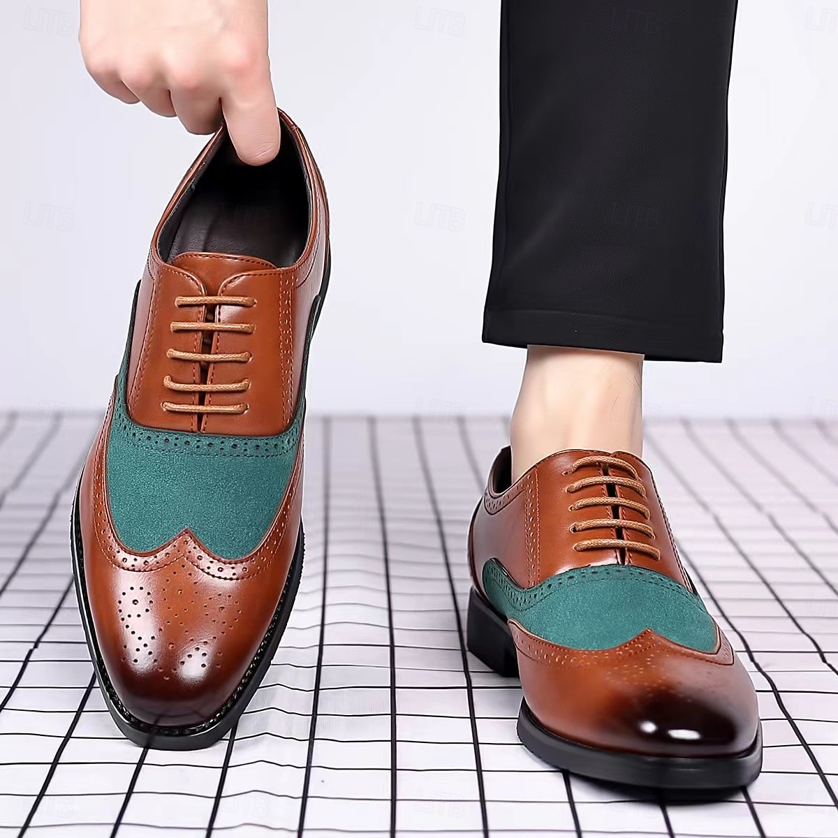Sapatos oxford masculinos bico fino bicolor marrom e verde – brogues estilosos de couro sintético para looks casuais elegantes de 2025 por $42.99 –P7