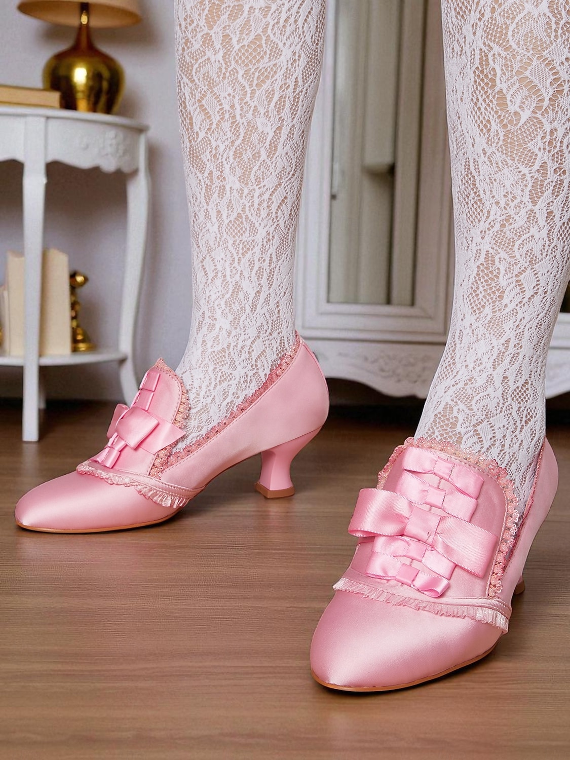 Γυναικεία ροζ σατέν ψηλοτάκουνα πέδιλα με kitten heel – 18ου αιώνα, στυλ ροκοκό βικτωριανής αυλής, παπούτσια για cosplay, tea party και ιστορικές αναπαραστάσεις 2025 - $69.99 –P5