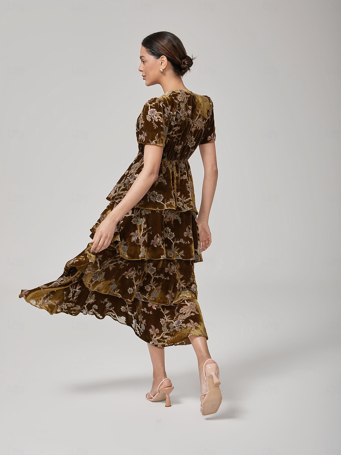 Kurzärmliges Stufenkleid aus Burnout-Samt 2025 - $131.99 –P6