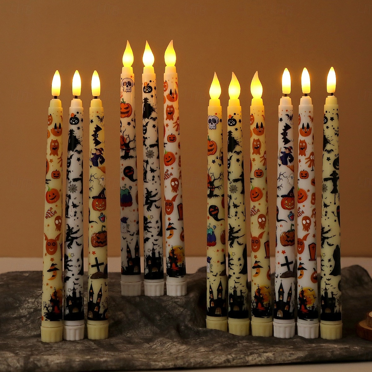 Candele a LED senza fiamma con motivo colorato di Halloween, candelieri a batteria con telecomando a 11 tasti e timer, luci a fiamma tremolante 3D per cene, decorazioni per interni, regali (6 pezzi del 2025 a $22.99 –P2