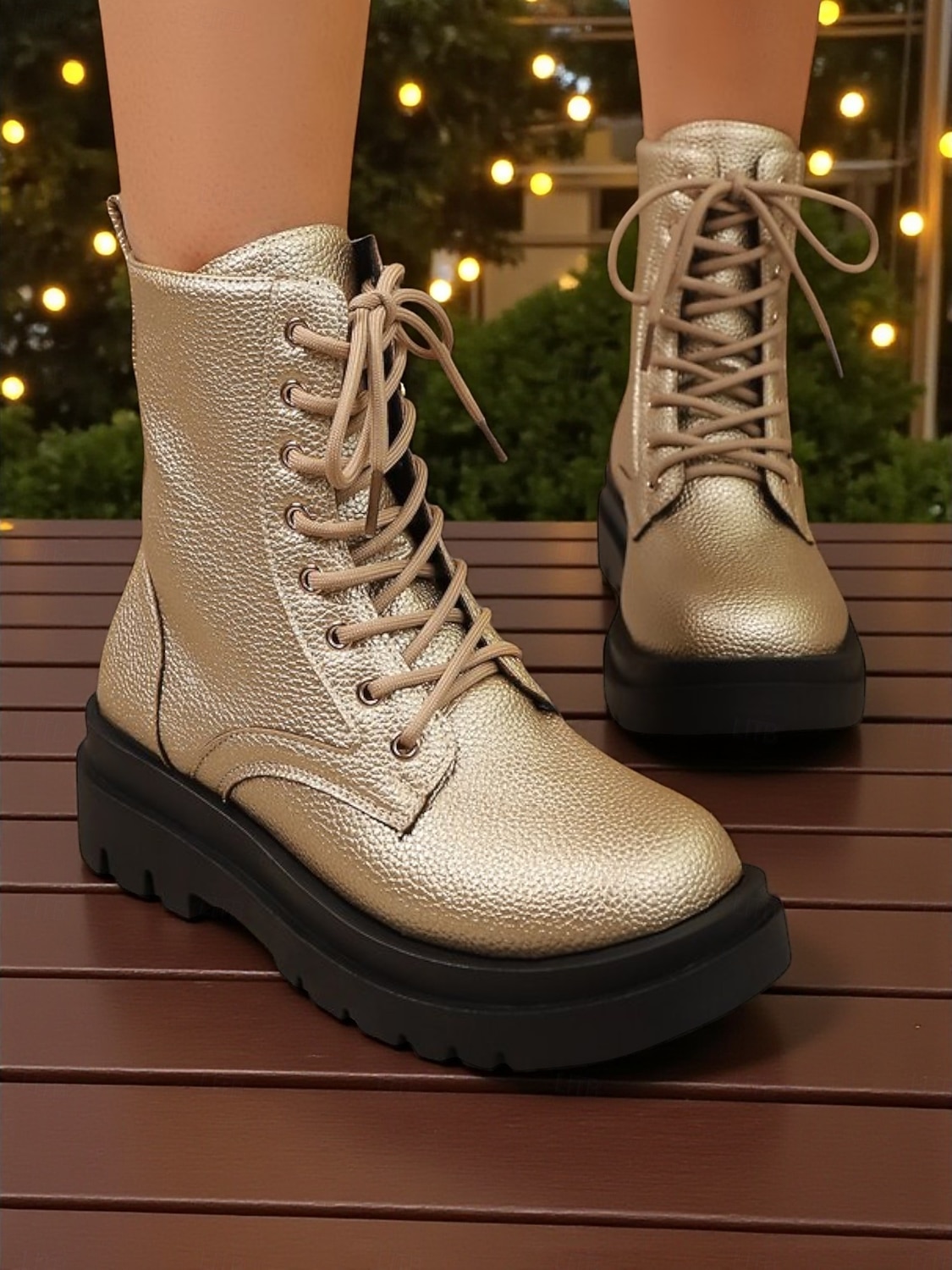 Botas de combate femininas de couro sintético dourado com cadarço e sola preta robusta - calçado moderno para festa noturna de 2025 por $32.99 –P2
