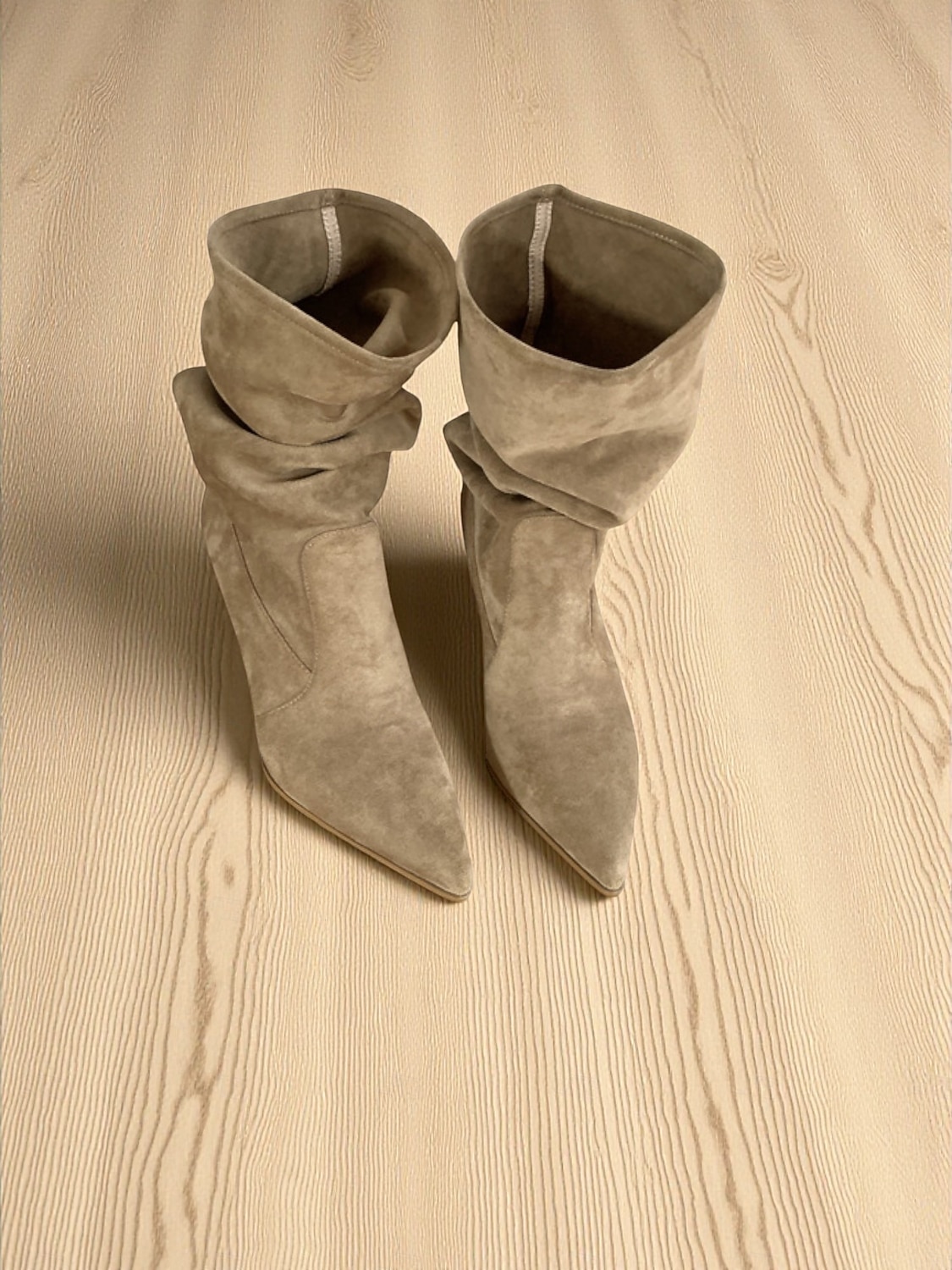 Botas femininas de camurça genuína com cano largo, estilo casual confortável para o dia a dia, perfeitas para looks urbanos descontraídos de 2025 por $79.99 –P1