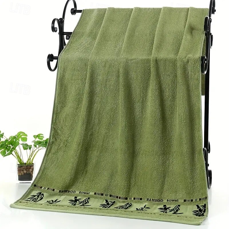 Serviette de bain 70 x 140 cm (27,5" x 55,1"), serviette en fibre légère et douce à séchage rapide avec motif en bambou, serviette de salle de bain moderne et très absorbante pour hôtel de 2025 ? $18.99 –P3
