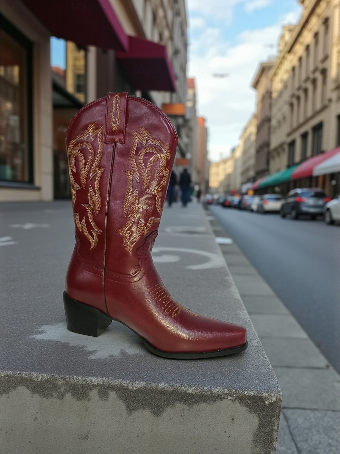 női piros bőr cowboy csizma hímzett western mintával - stílusos városi divatcipő trendi öltözékekhez 2025 - $59.99 –P2