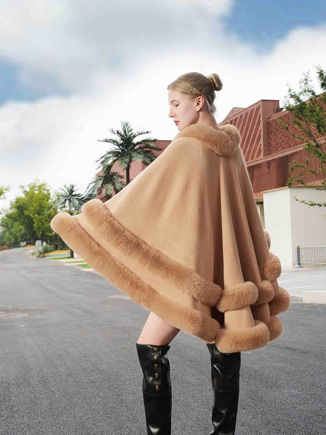 Pelssjal Plus Size Curve Hold Varm Ermeløs Flaggermusermer Polyester Bryllup Wrap Med Ren Farge Til Spesiell Leilighet Høst vinter 2025 - $113.99 –P16