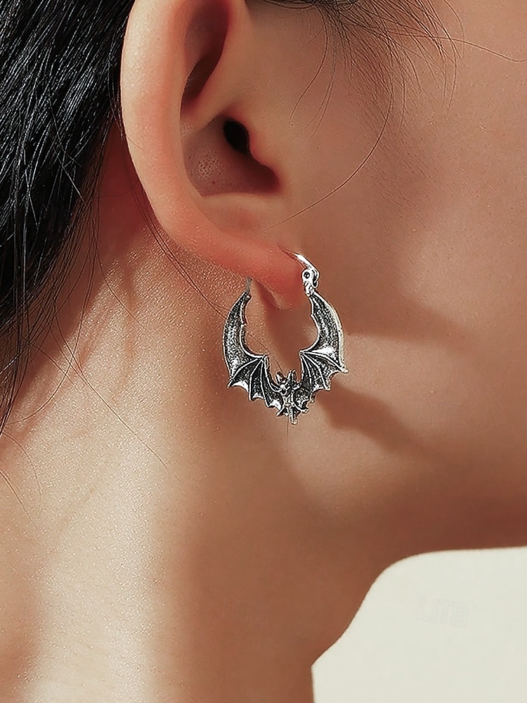 Boucles d'oreilles créoles chauve-souris pour femme, style gothique punk, en alliage, idéales pour les fêtes, les cosplays et les sorties nocturnes. de 2025 ? $7.99 –P4